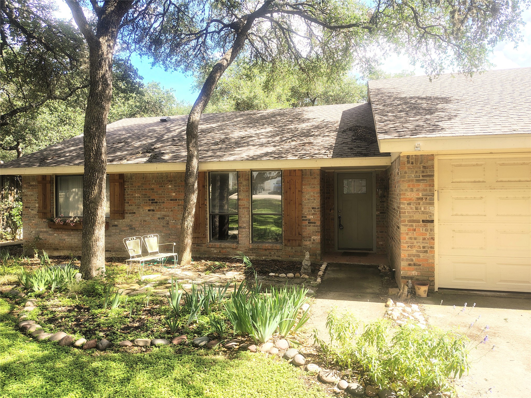 158 Augusta Dr — photo