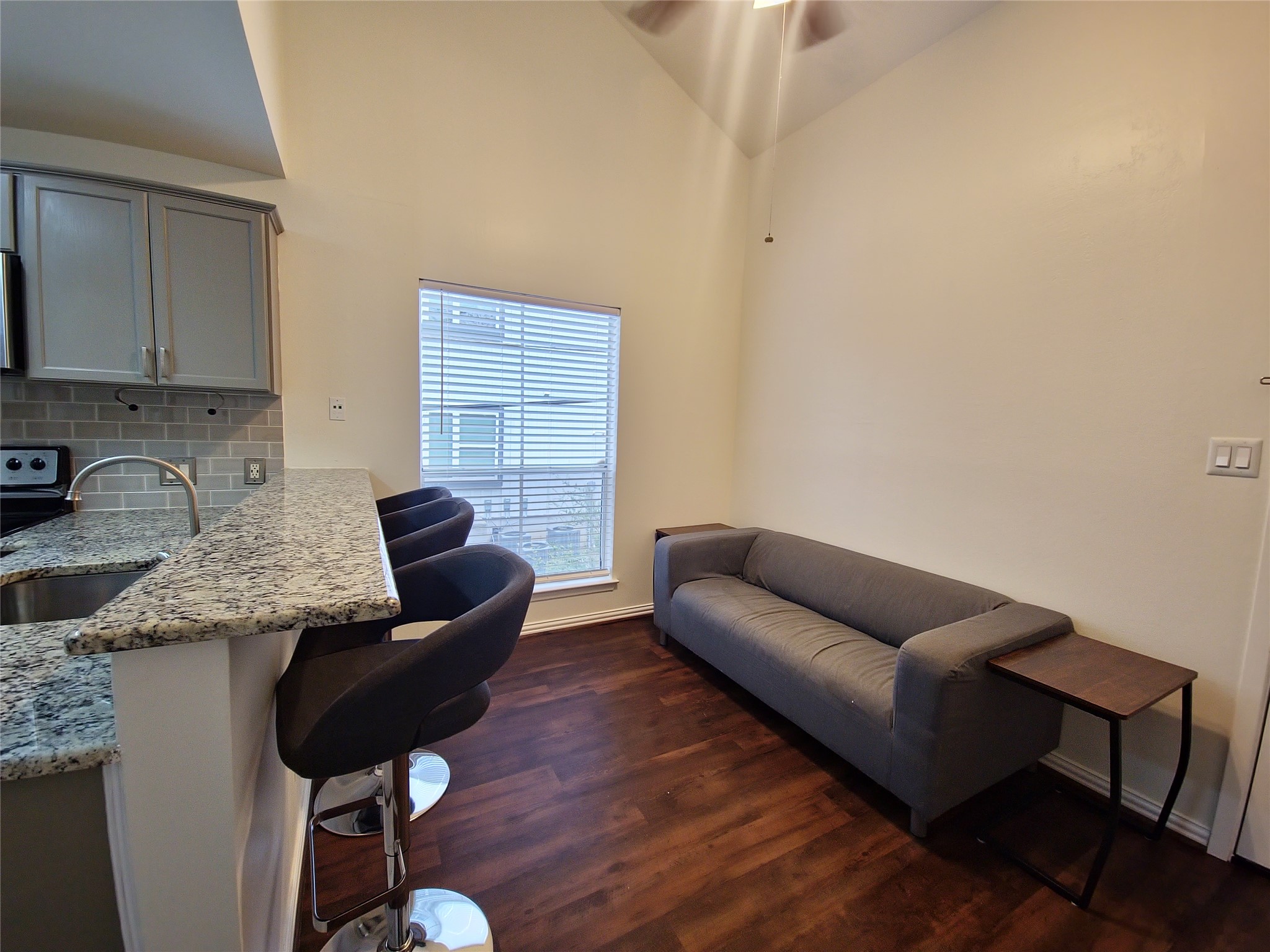 2313 Longview St 205 — photo