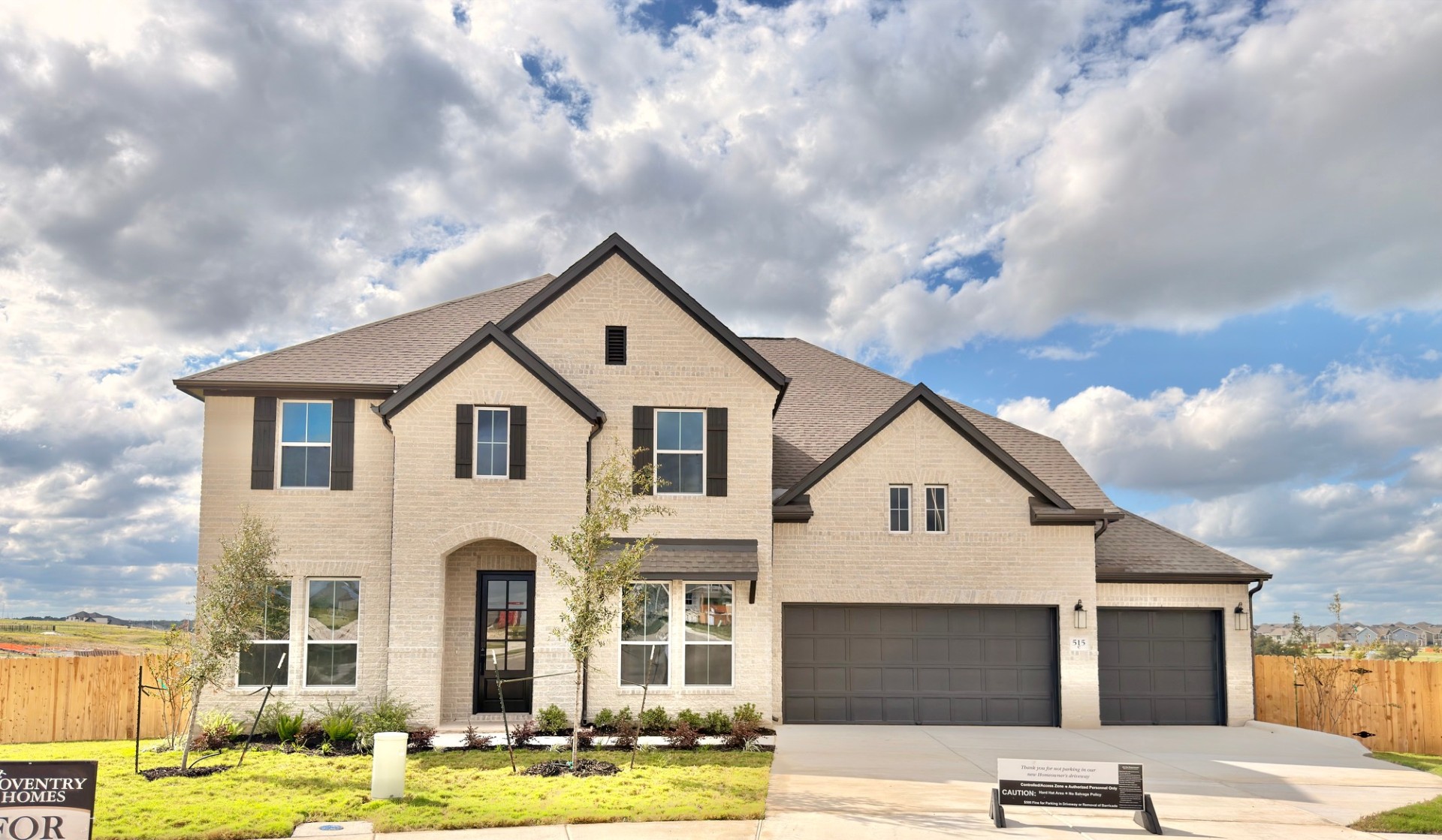 515 Uphill Ct — photo