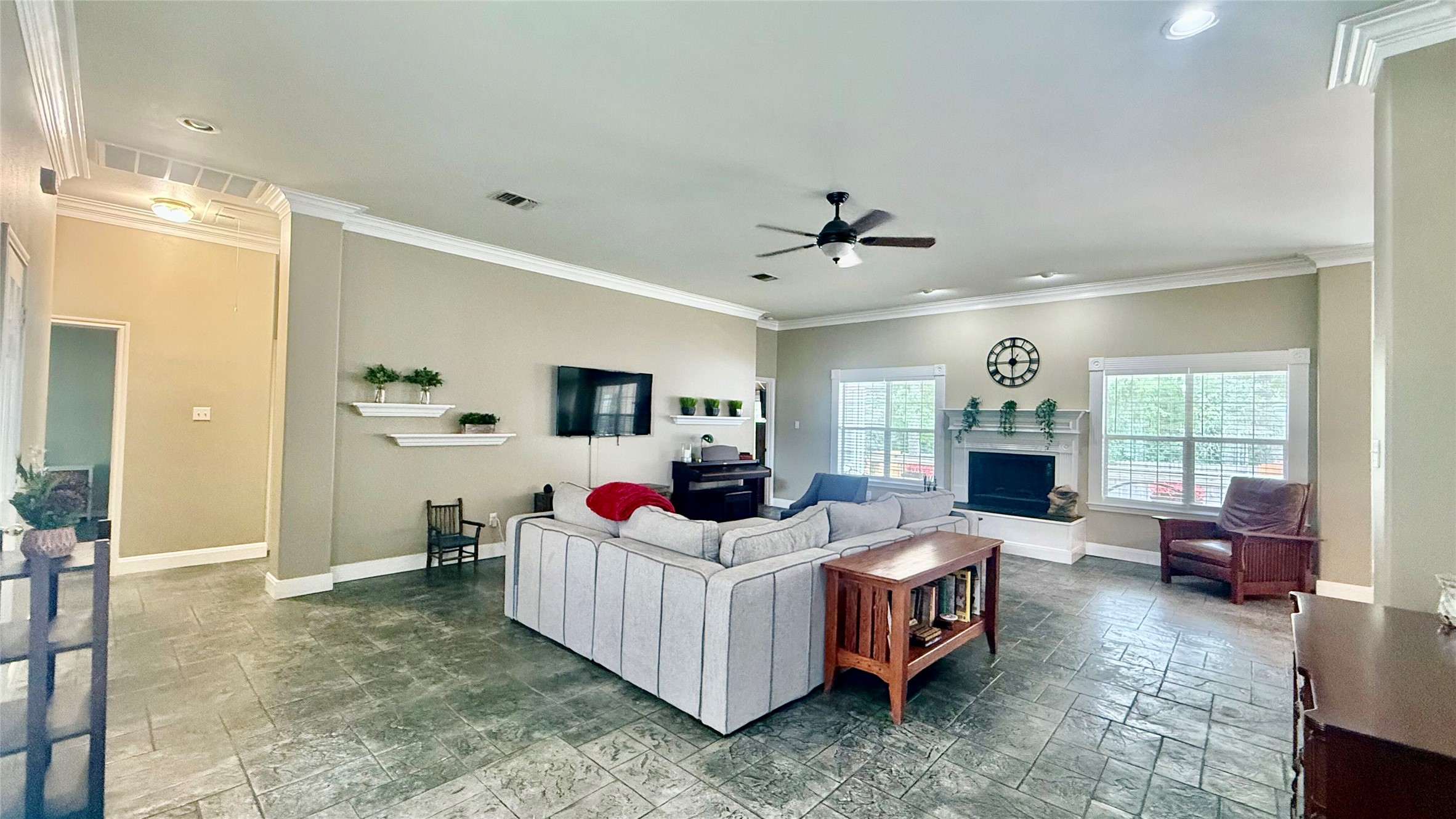 1127 Robin Road, Elgin, TX 78621 — photo 3