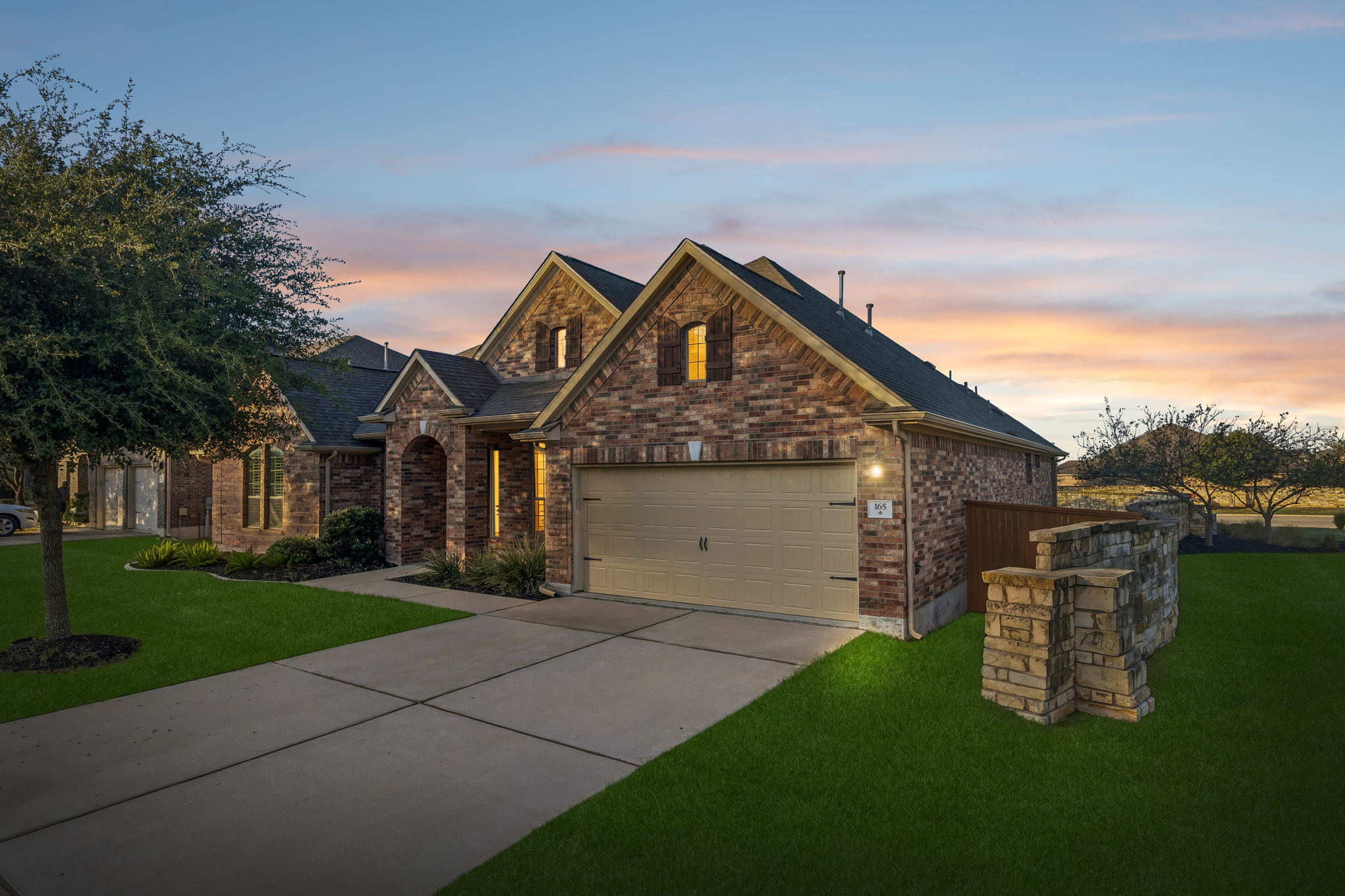165 Lady Bird Ln — photo
