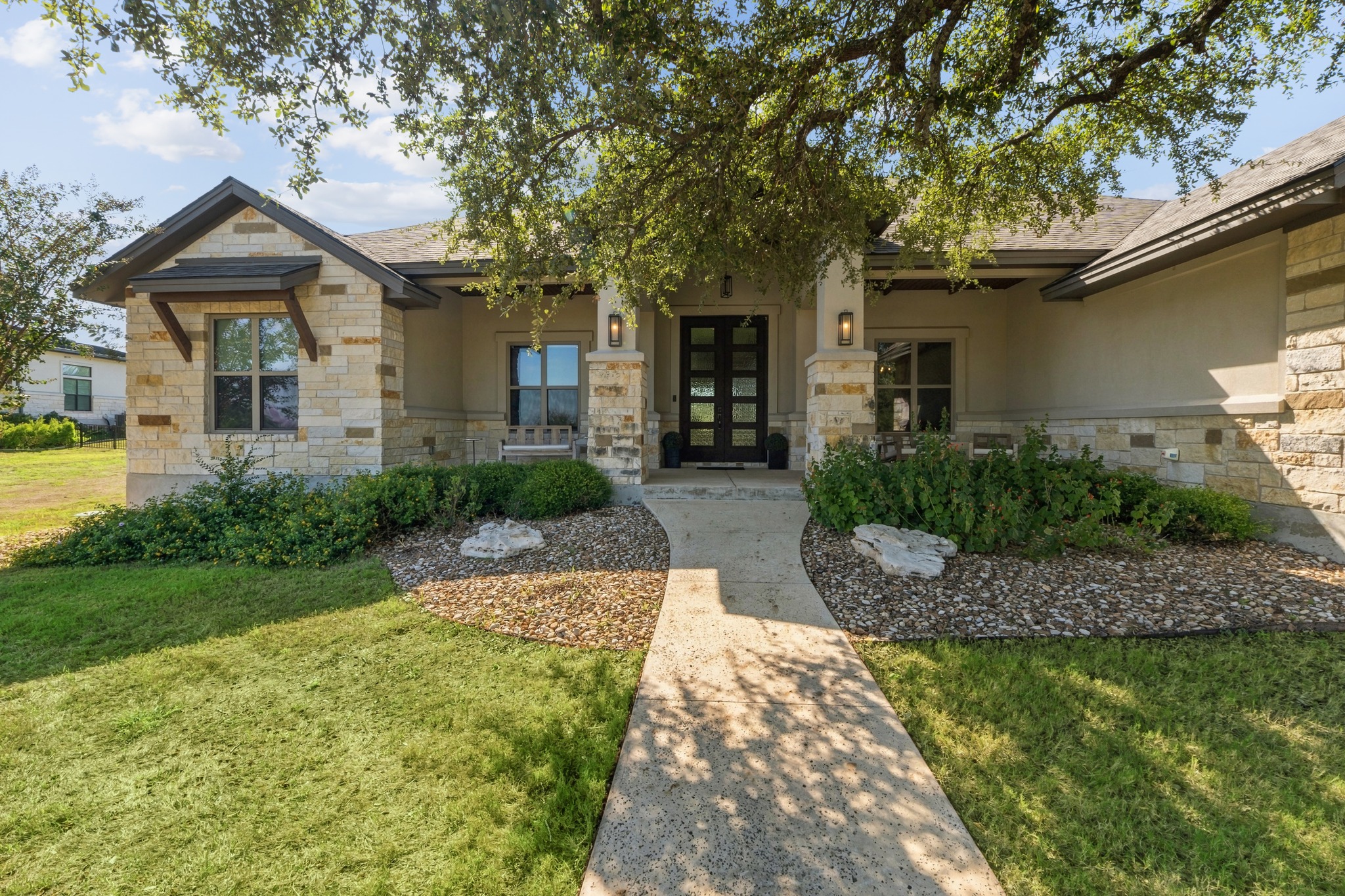 1209 Eagle Point Drive, Georgetown, TX 78628 — photo 2