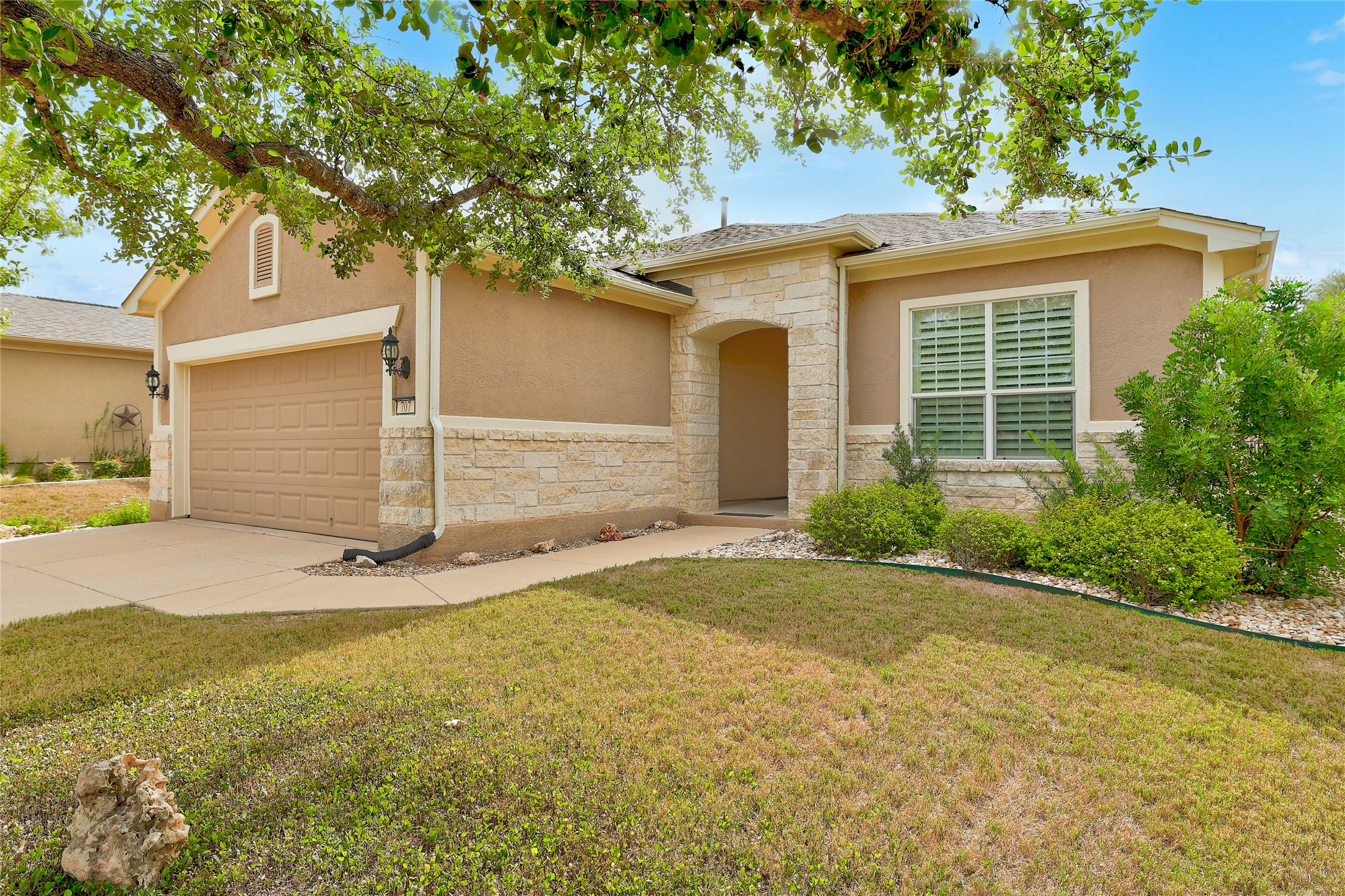707 Apache Mountain Lane, Georgetown, TX 78633 — photo 2
