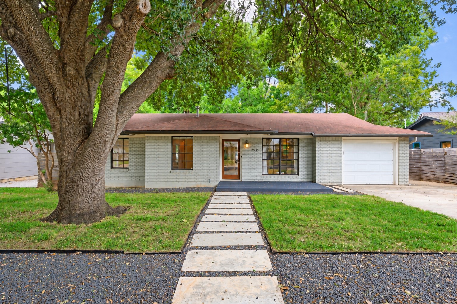 2506 East Side Dr — photo