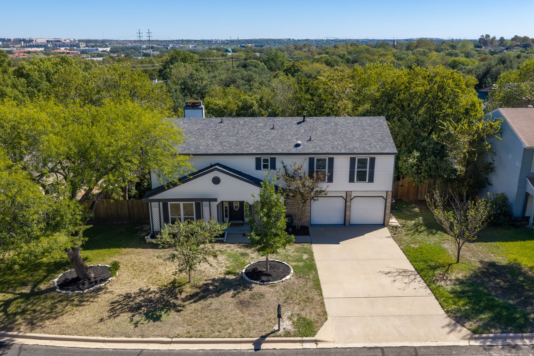 1100 Huntridge Dr — photo