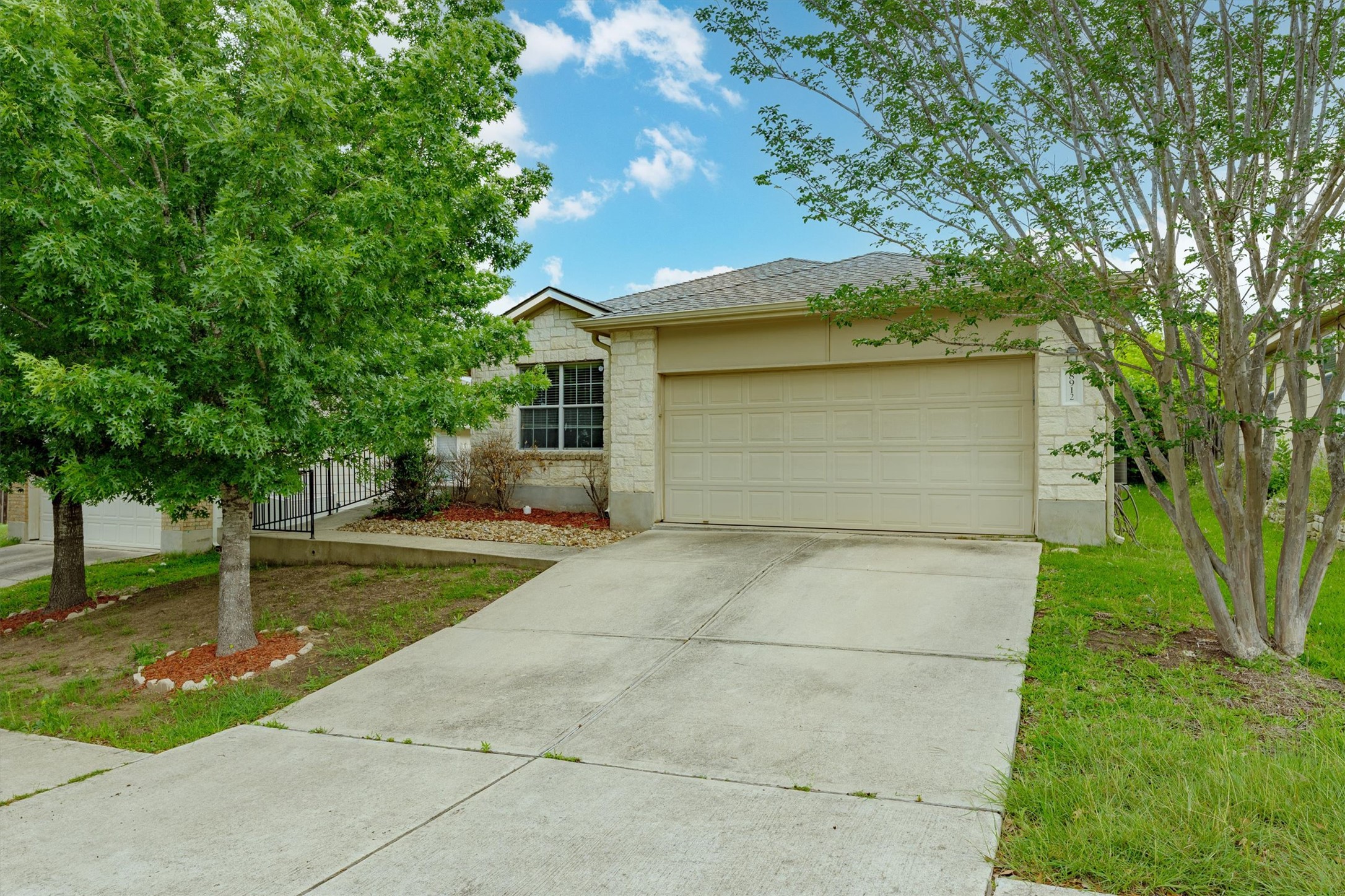 8912 China Rose Dr — photo