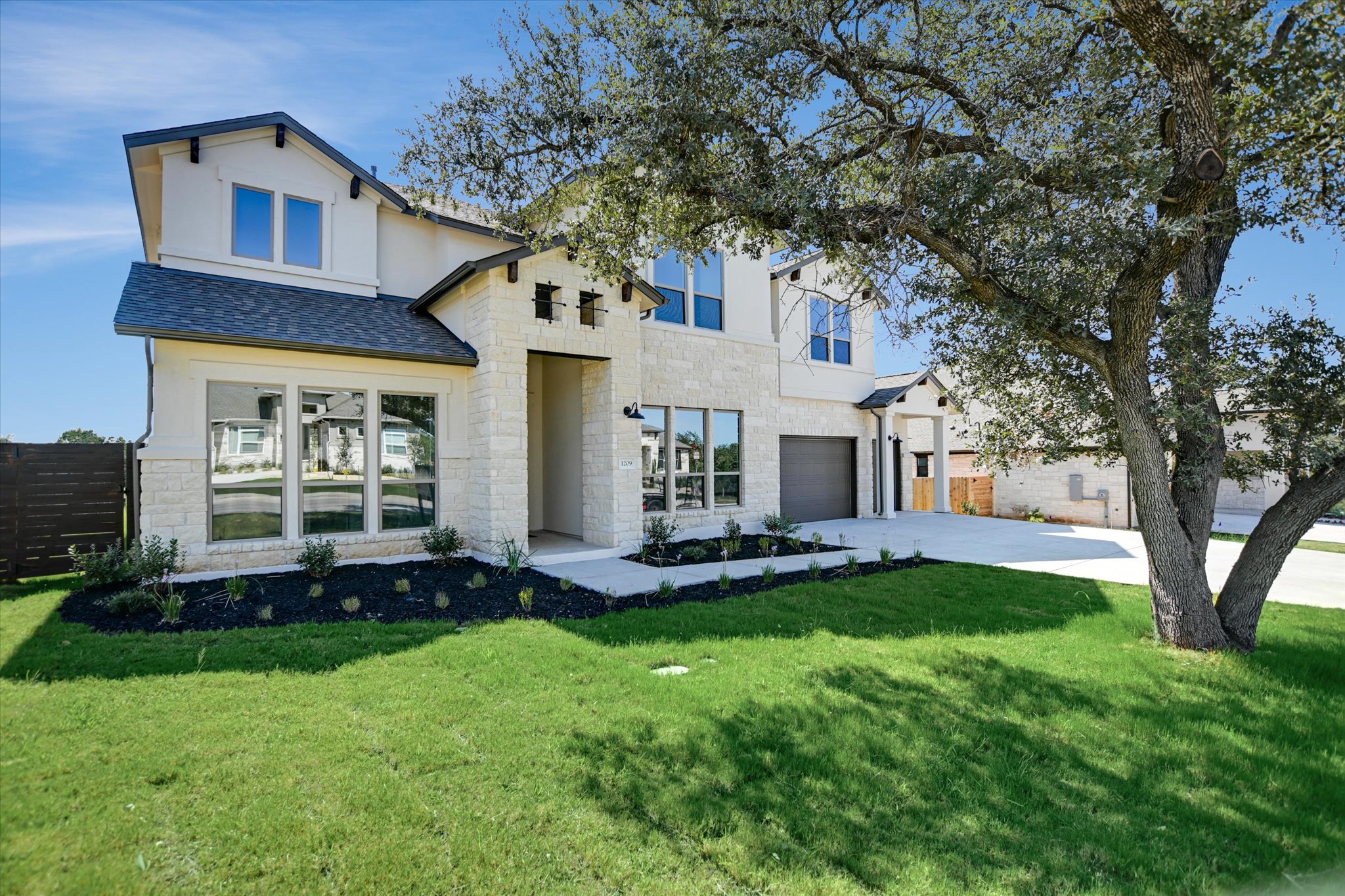1209 Stormy Dr — photo