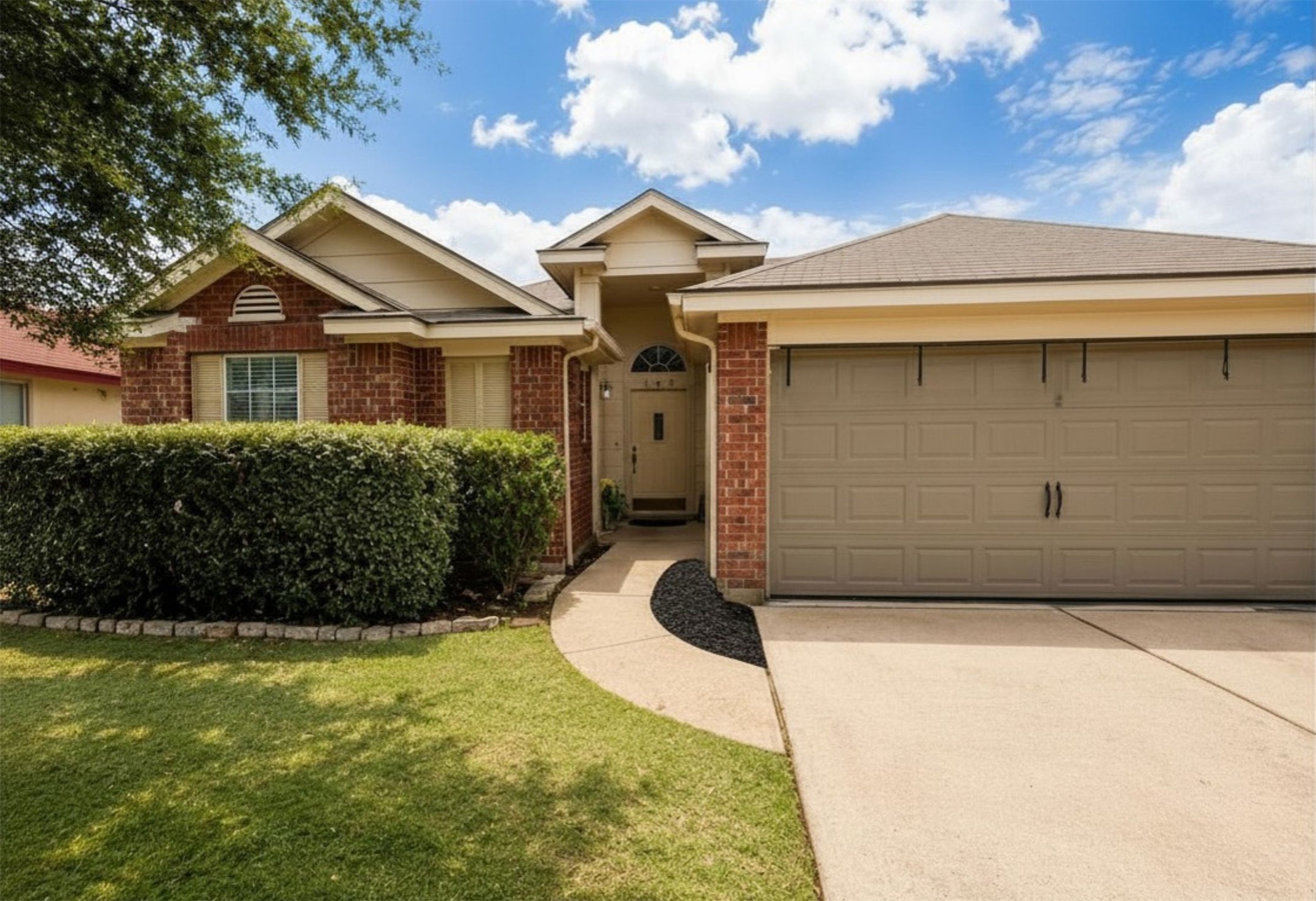 105 Quartz Dr — photo