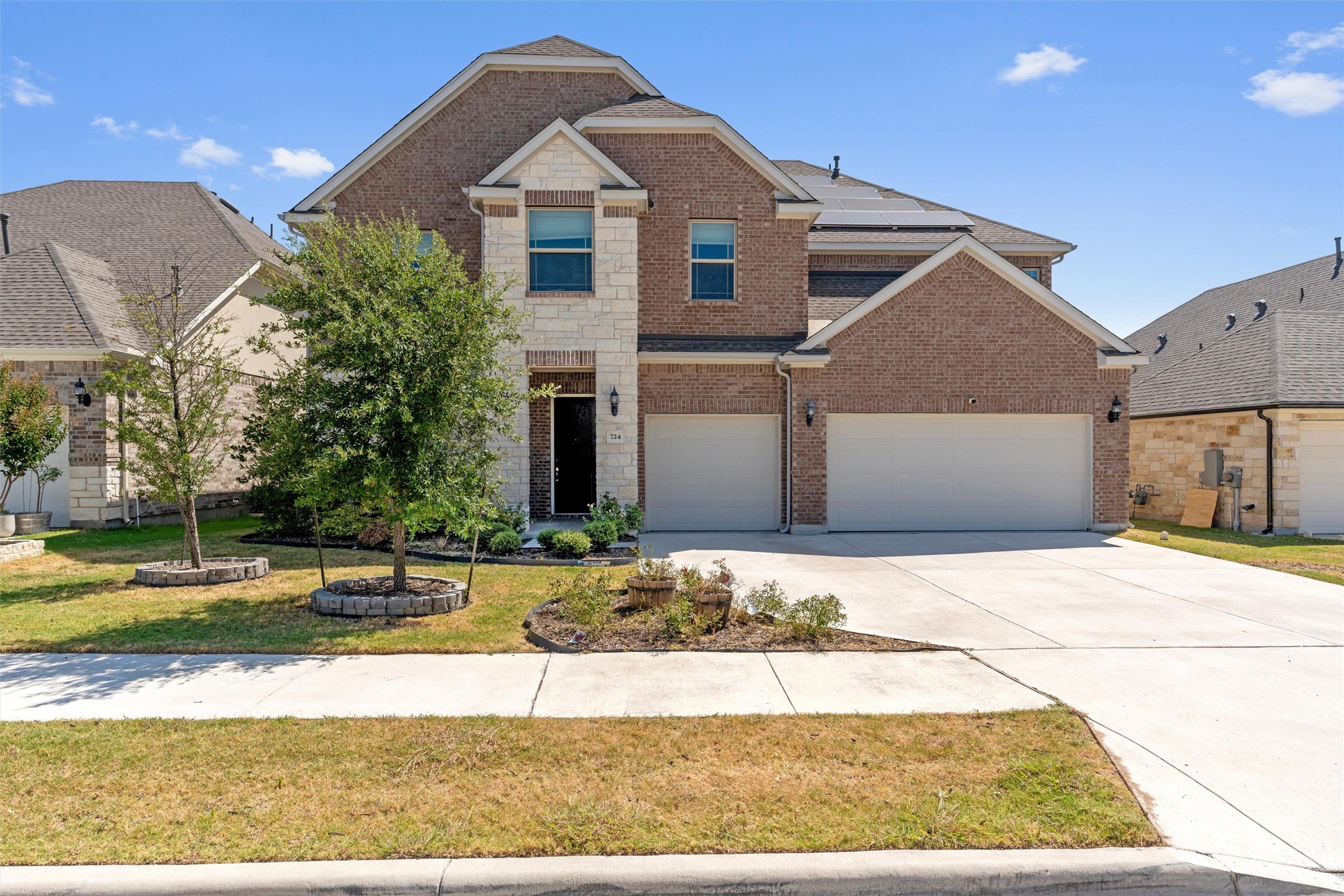 724 Landing Ln — photo