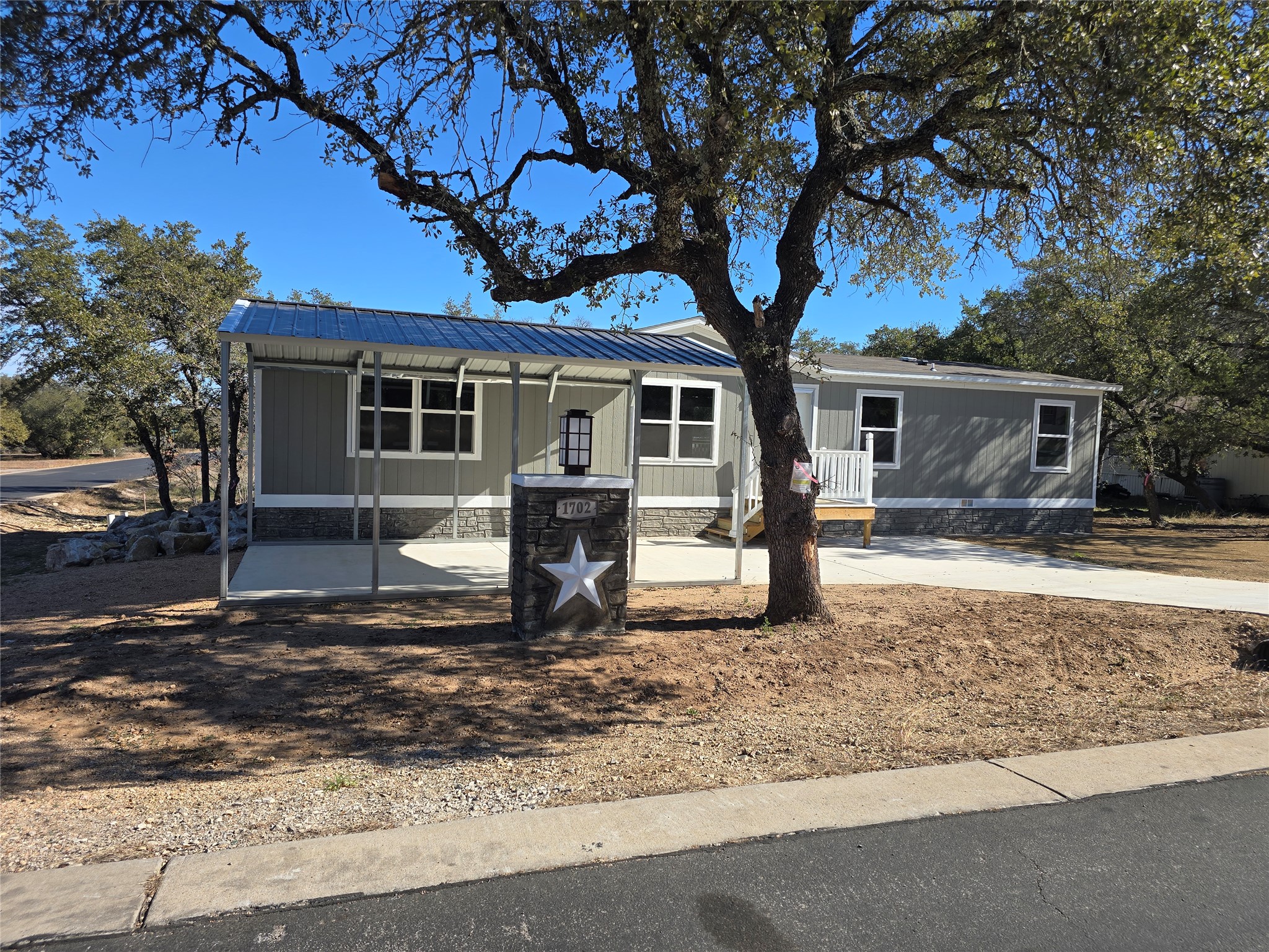 1702 Fox Foot Dr — photo