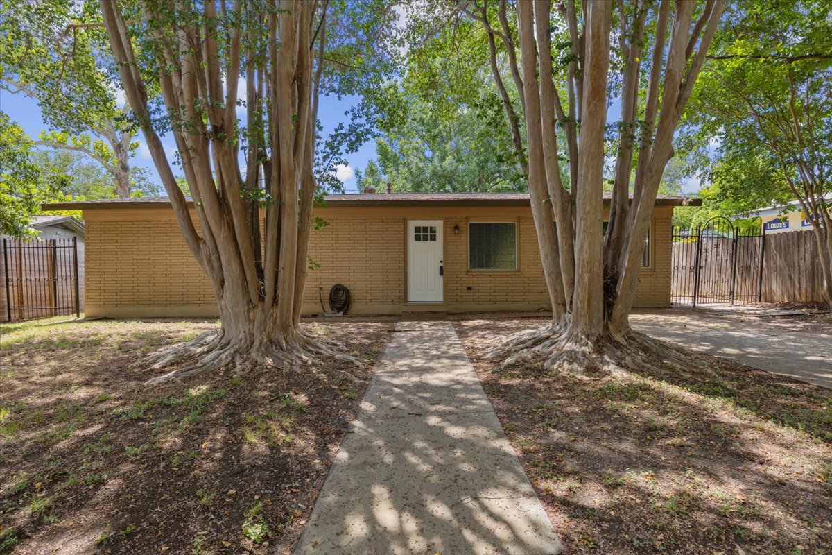 7604 Robalo Road, Austin, TX 78757 — photo 2
