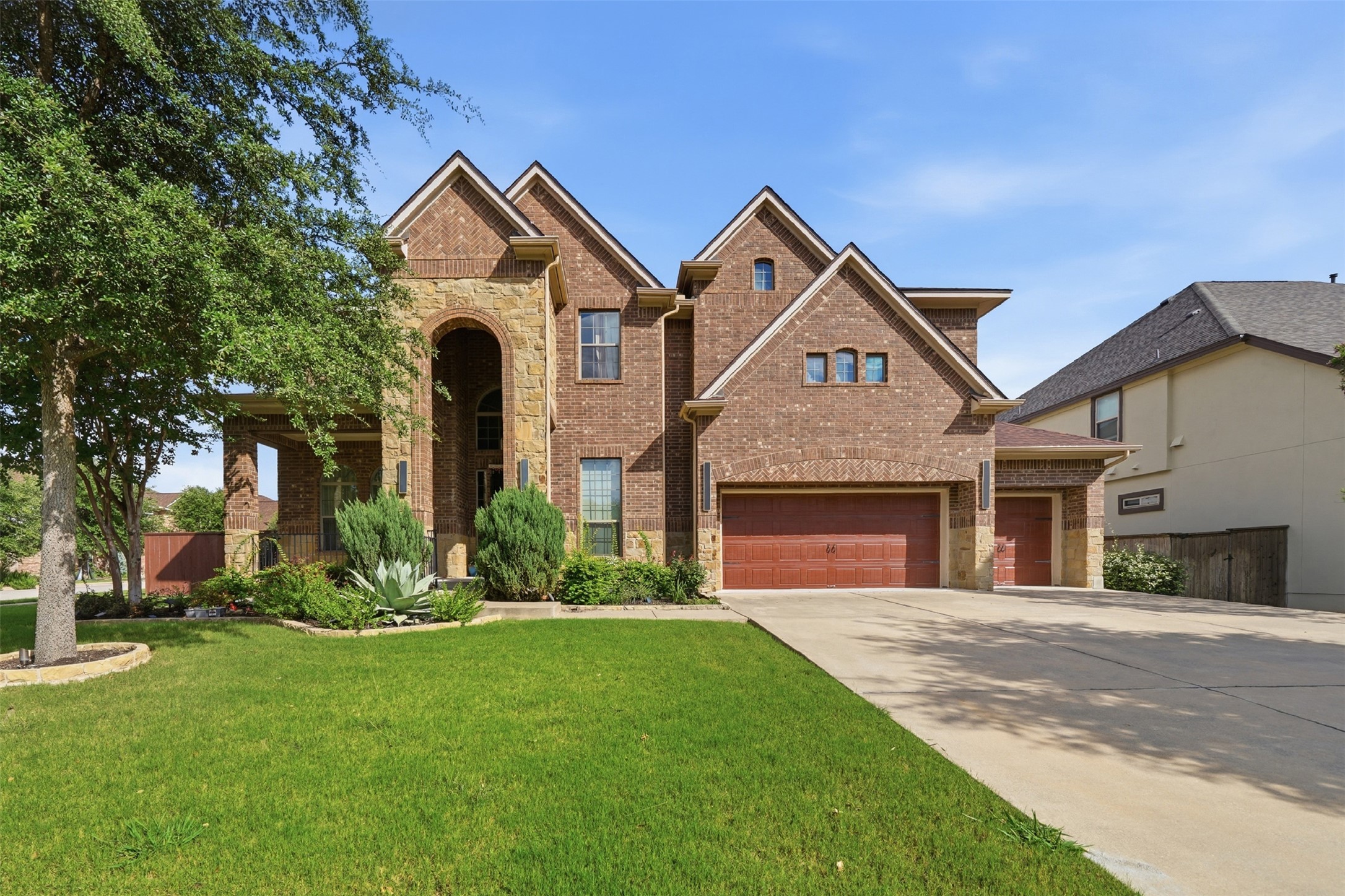 2229 Champions Corner Dr — photo