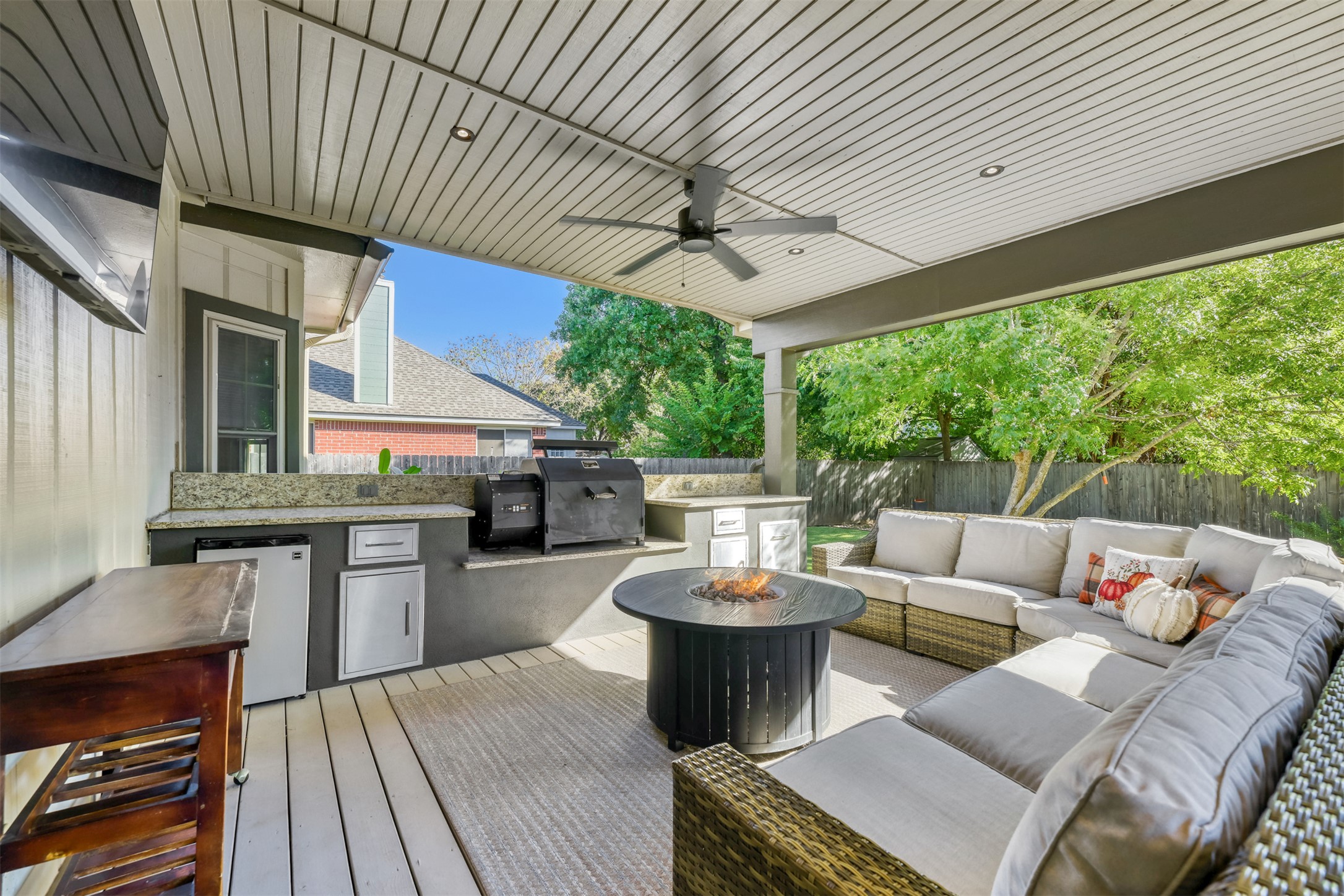 411 Steeplechase Dr — photo