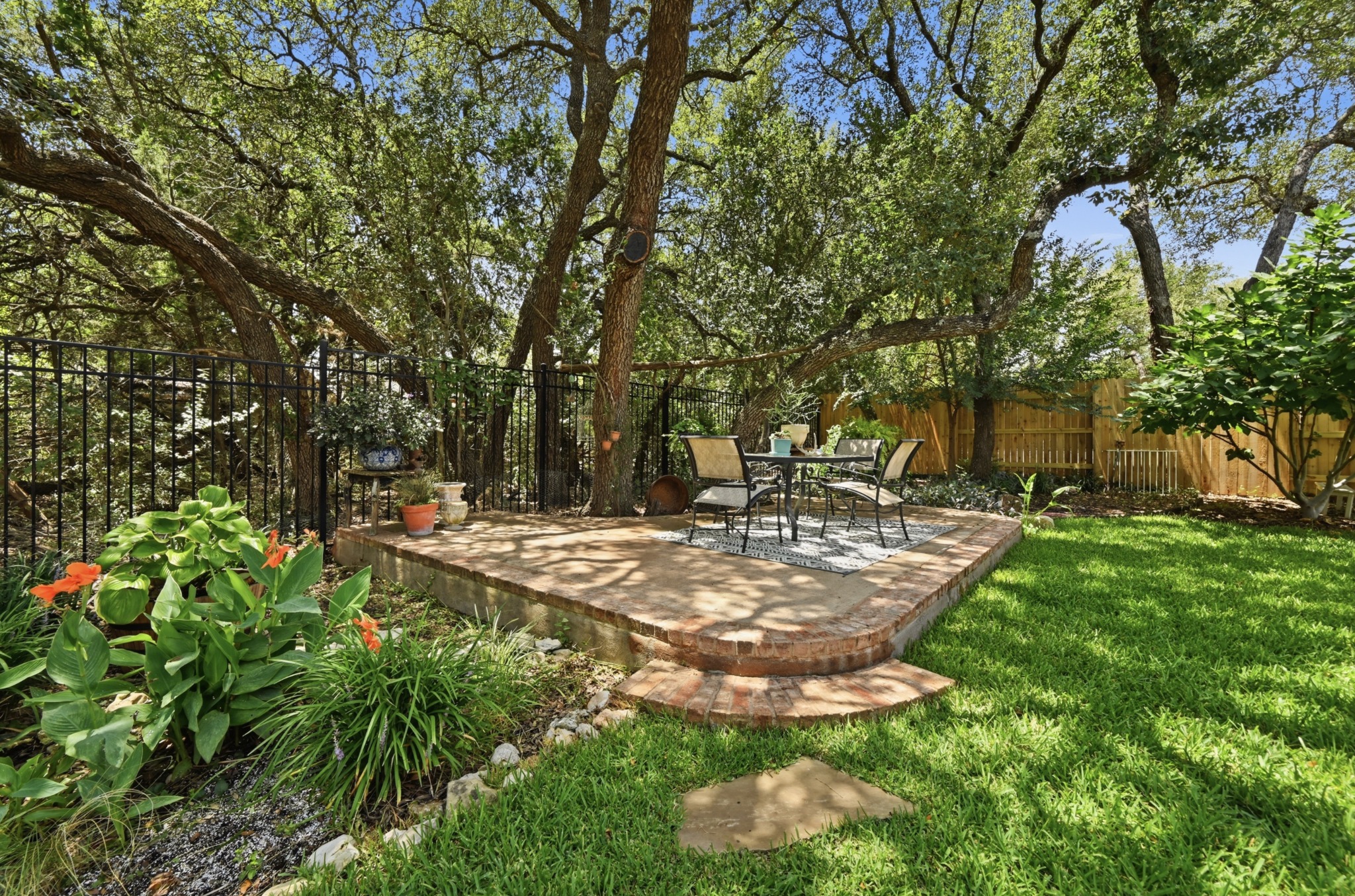 352 Wild Rose Dr — photo