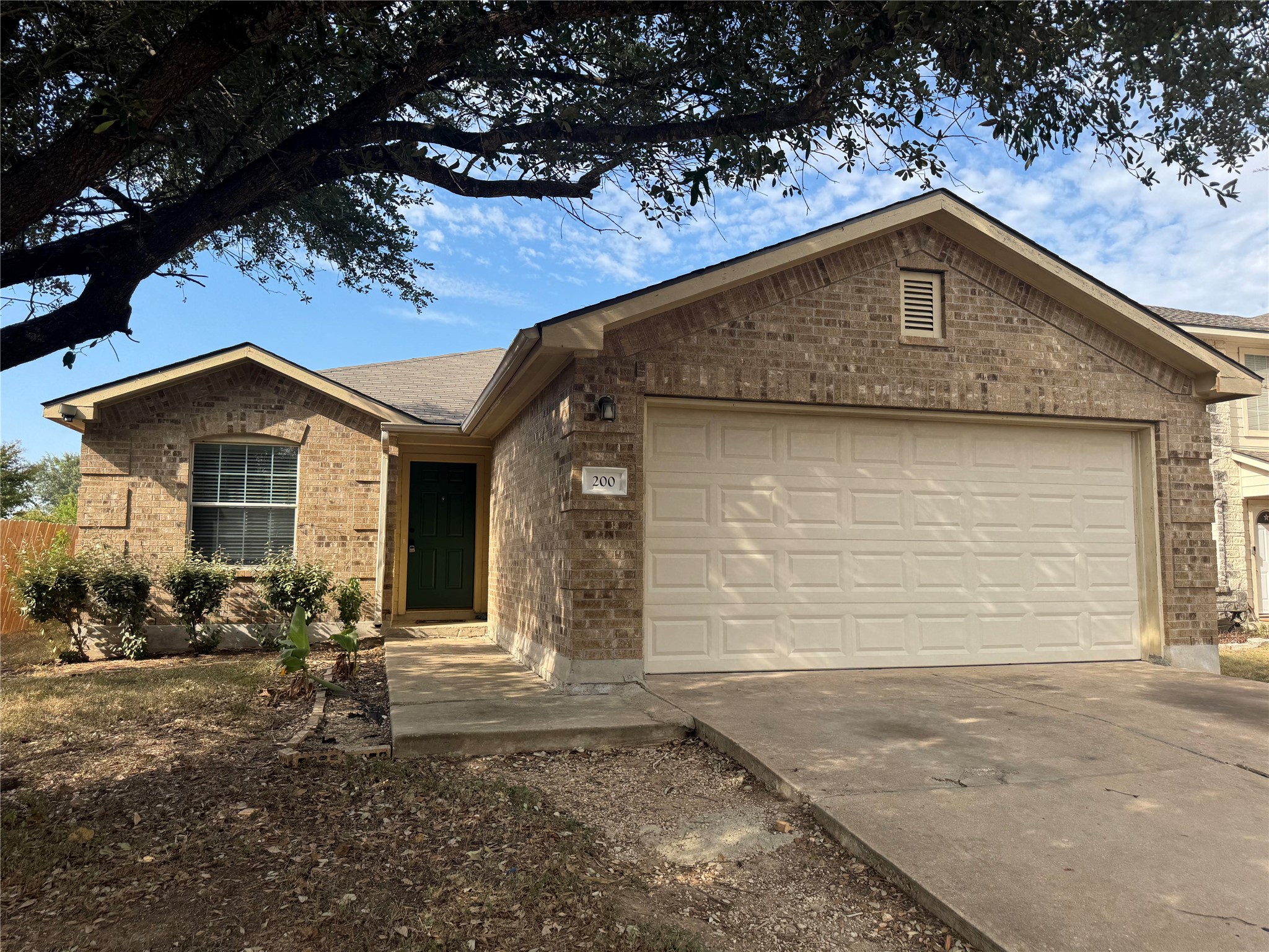 200 Meadow Park Dr — photo