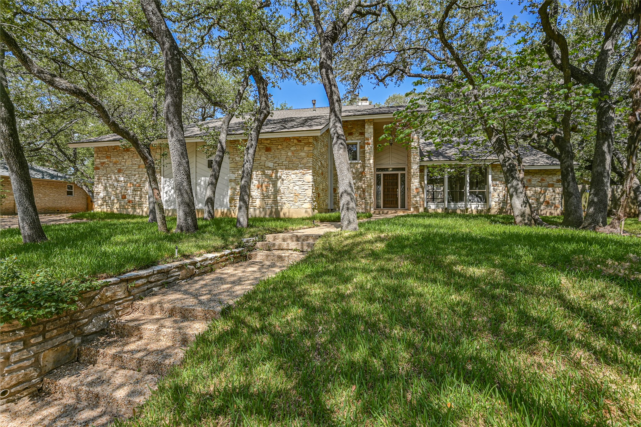 7704 Bramblewood Cir — photo