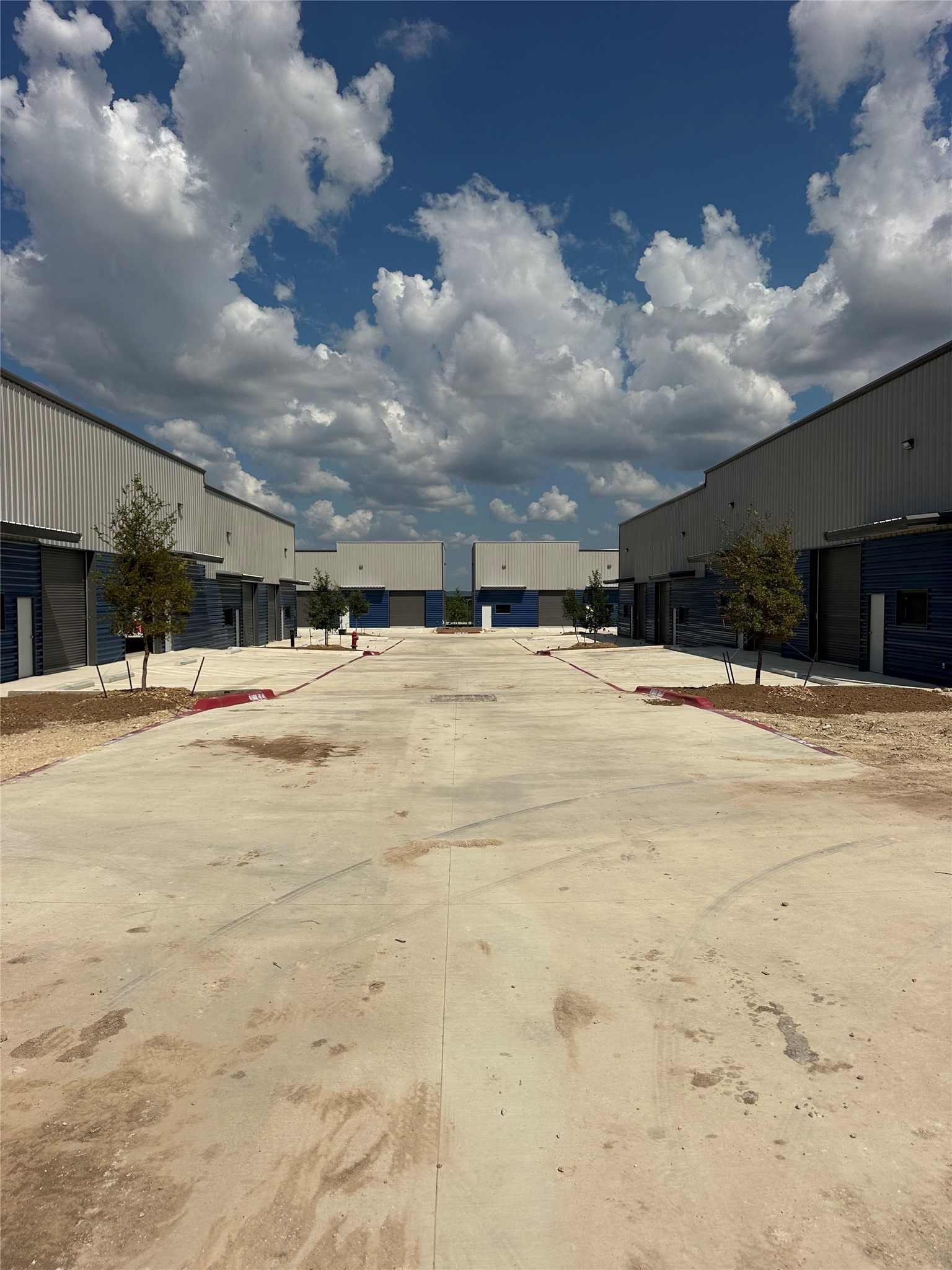 18735 SE I-35 N Frontage Dr SE — photo