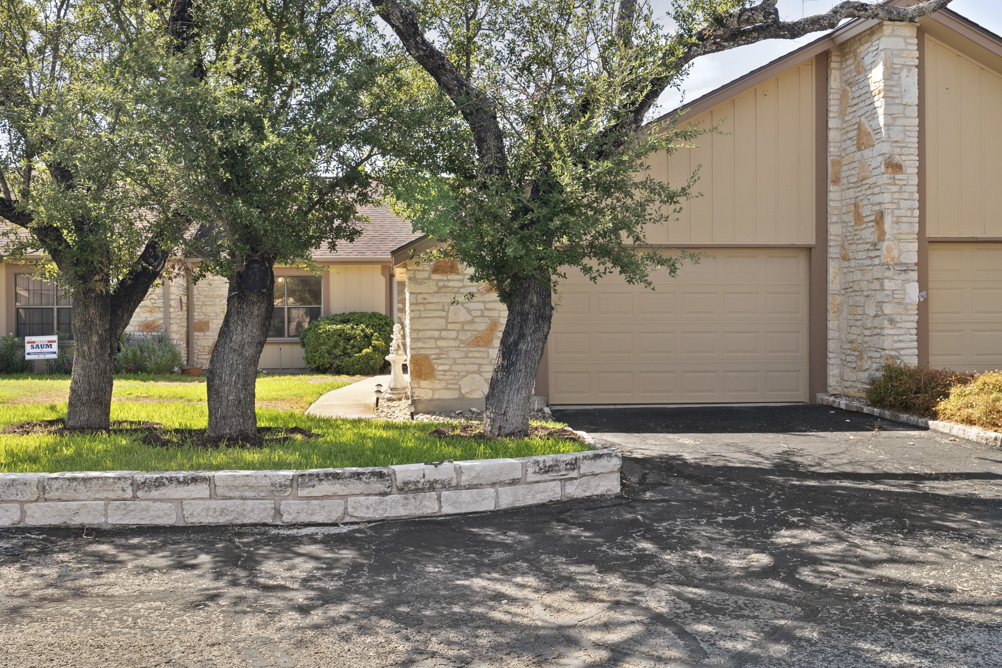 28 Oaks Pl — photo