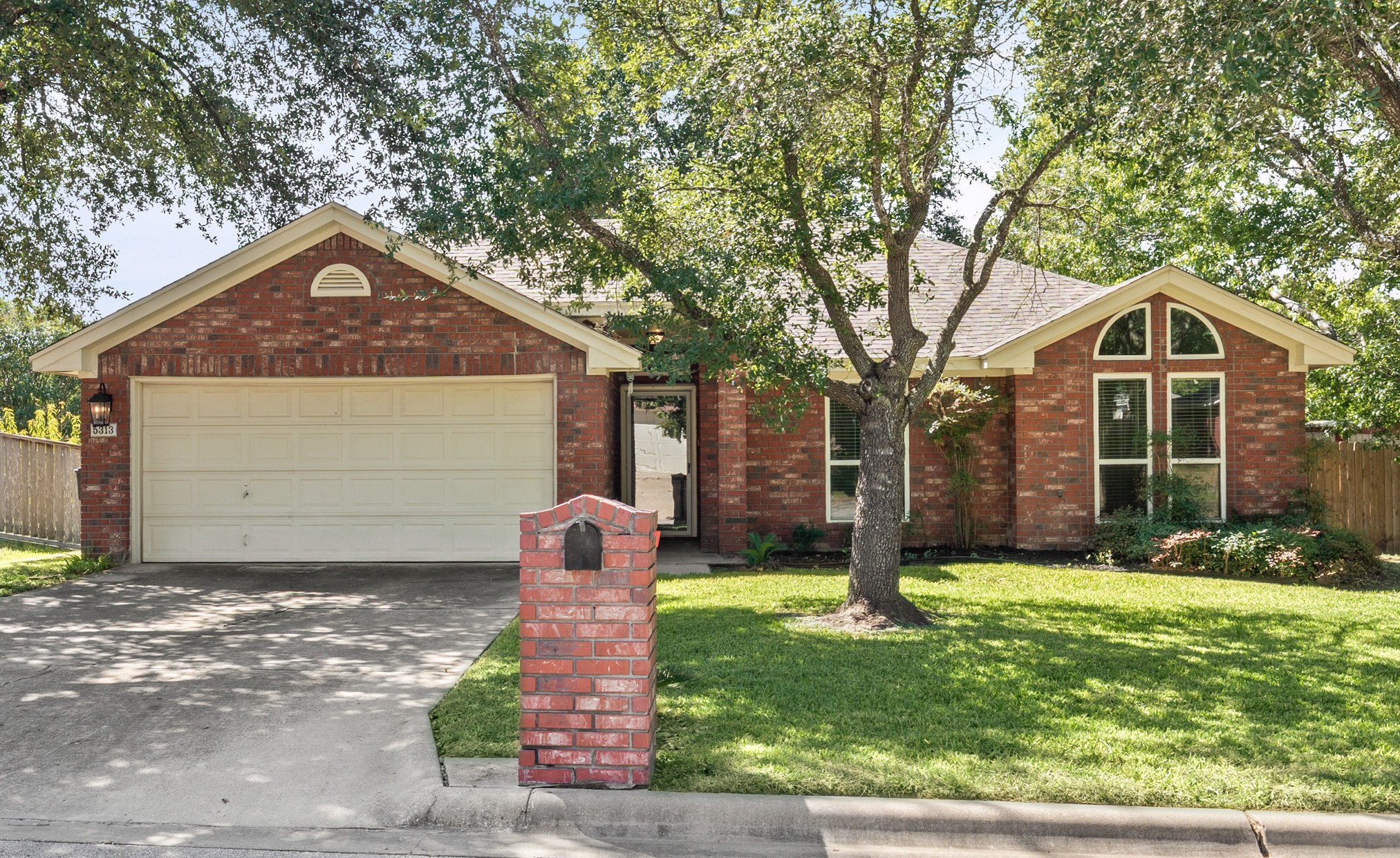 5313 Trail Dr — photo