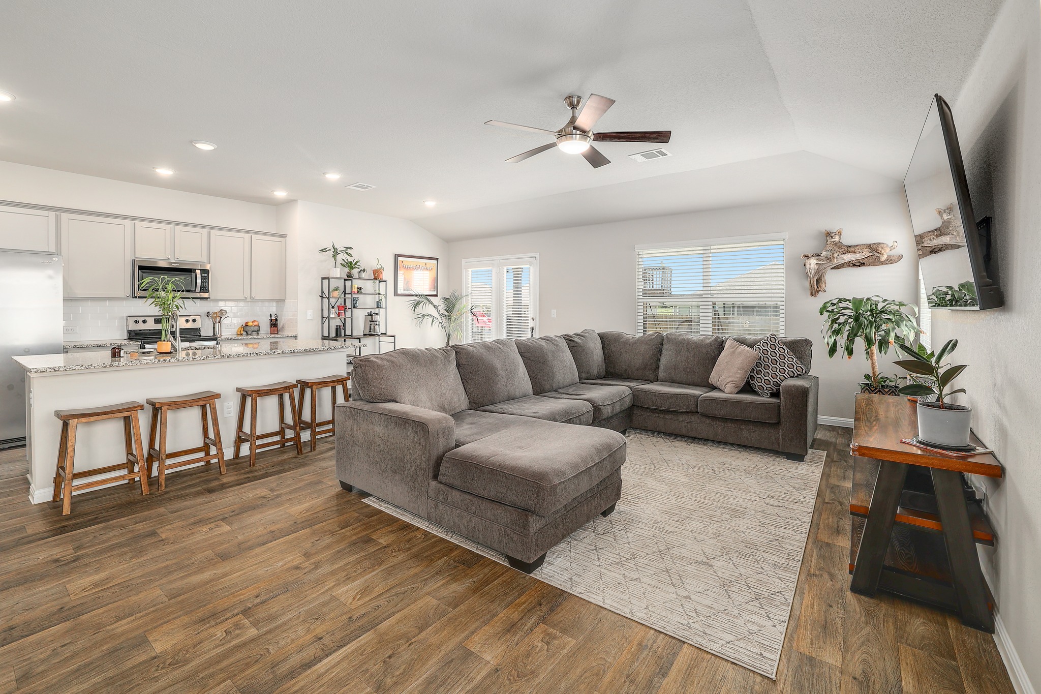 413 Hunter Loop, Bertram, TX 78605 — photo 3