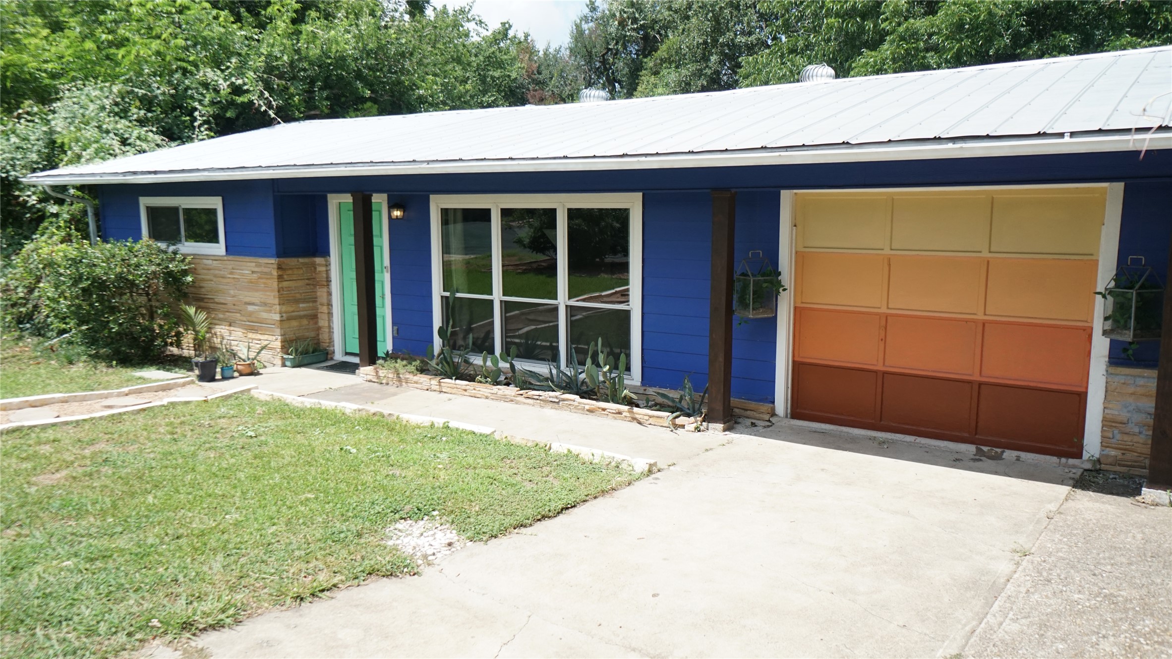 1808 Wildrose Dr — photo