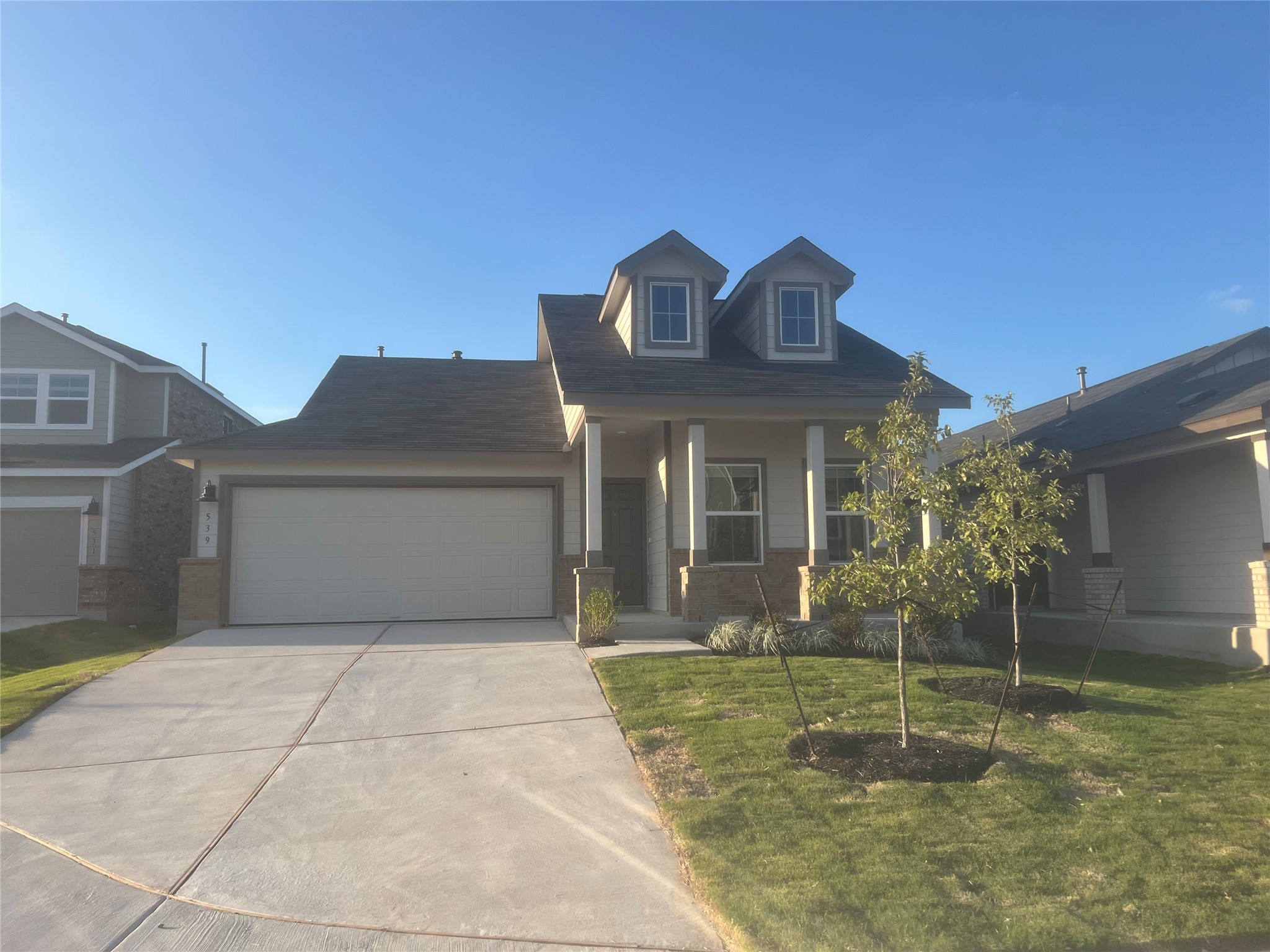 539 Avre Loop — photo