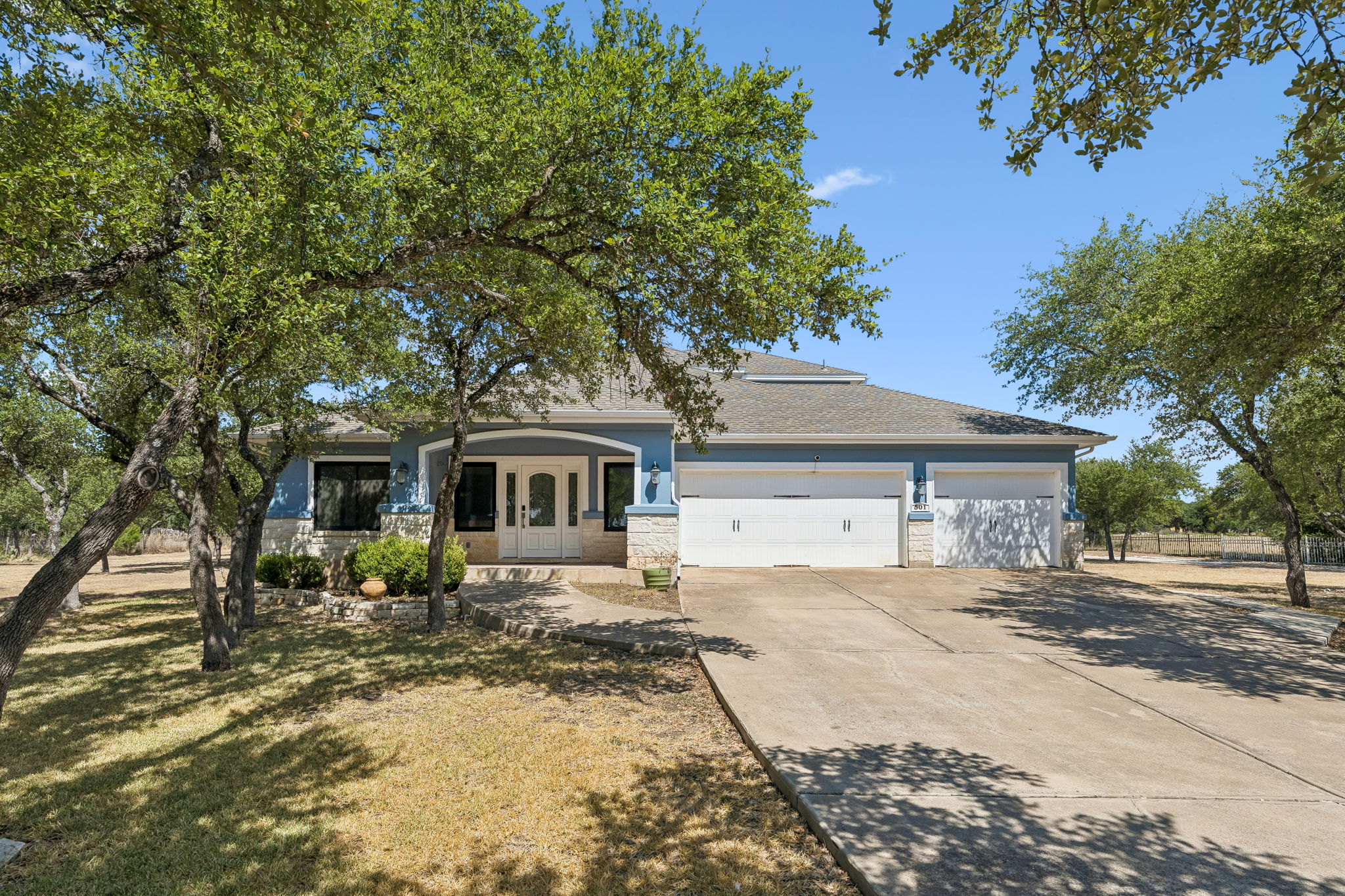 501 Lone Star Dr — photo