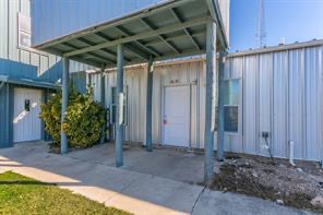 1050 FM 970 101 — photo