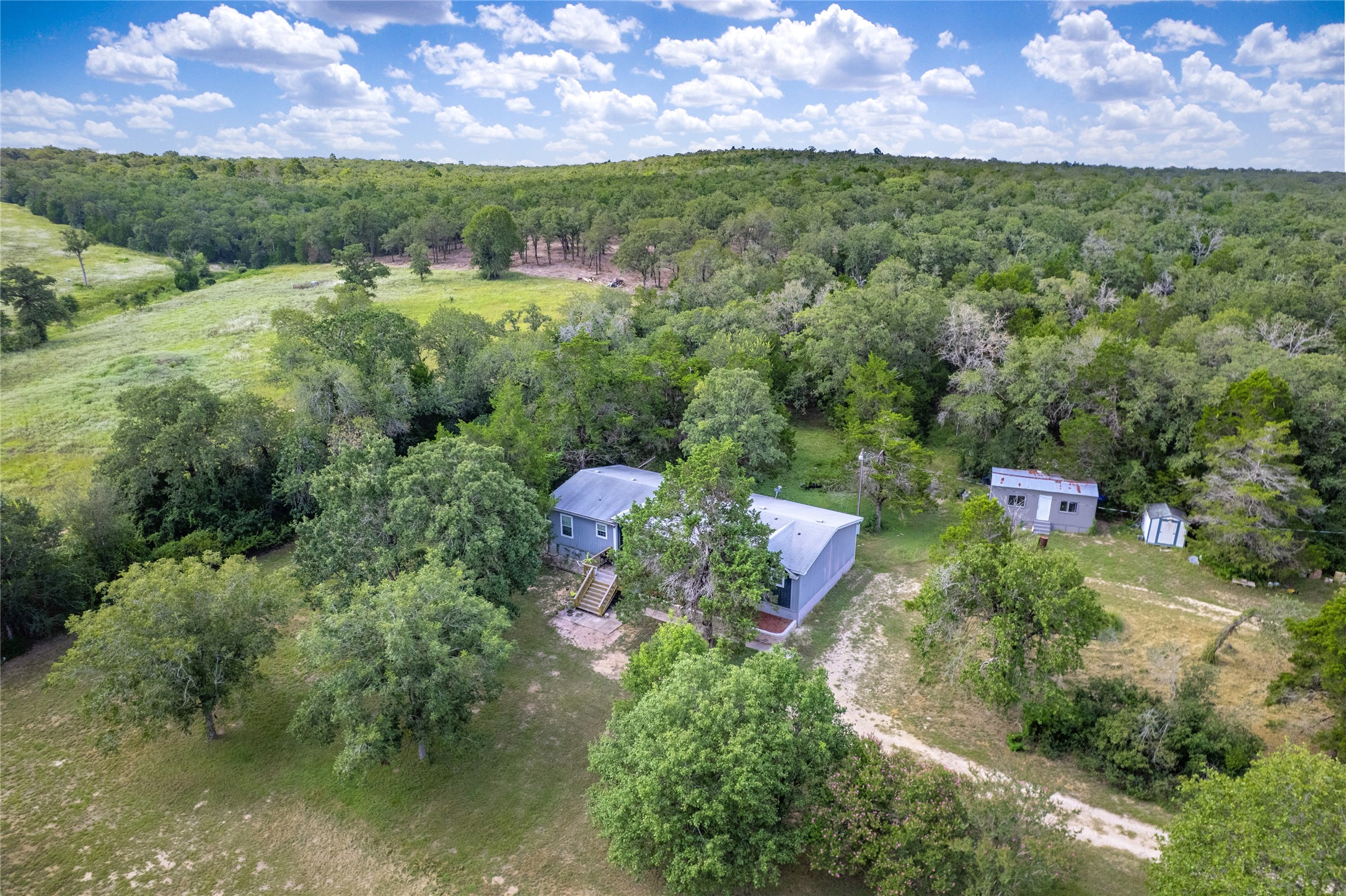 155 Hidden Oaks Loop, Elgin, TX 78621 — photo 2