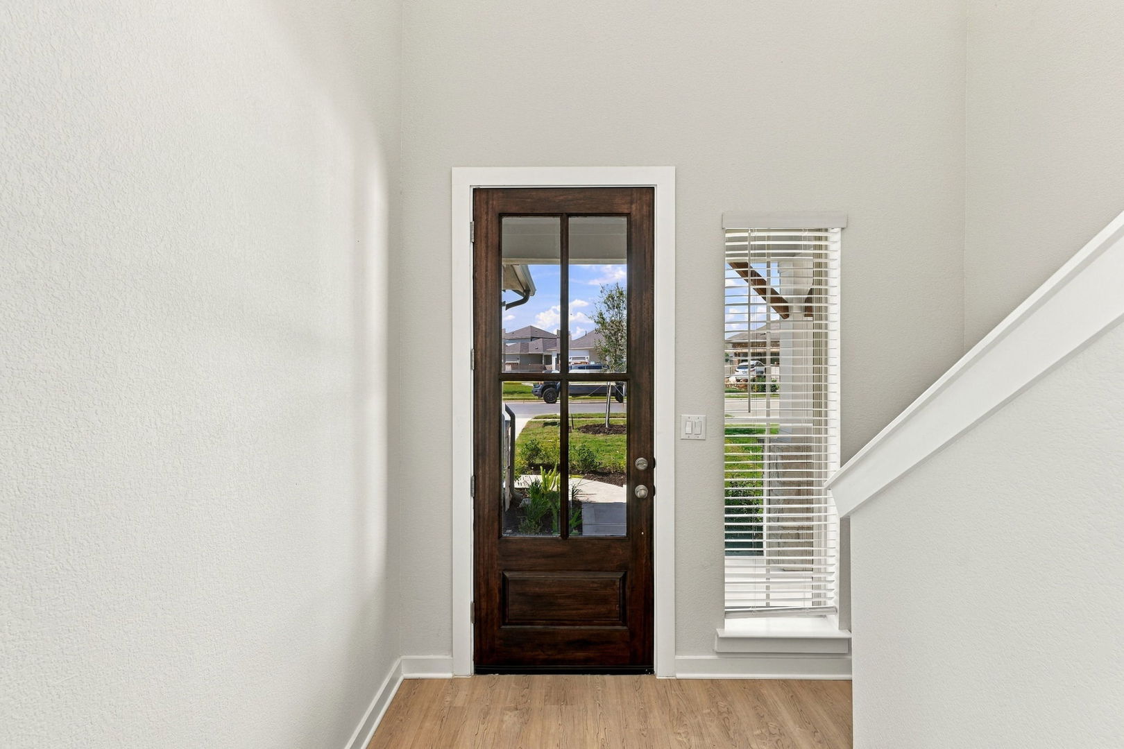 140 Bloomington Loop, Hutto, TX 78634 — photo 2