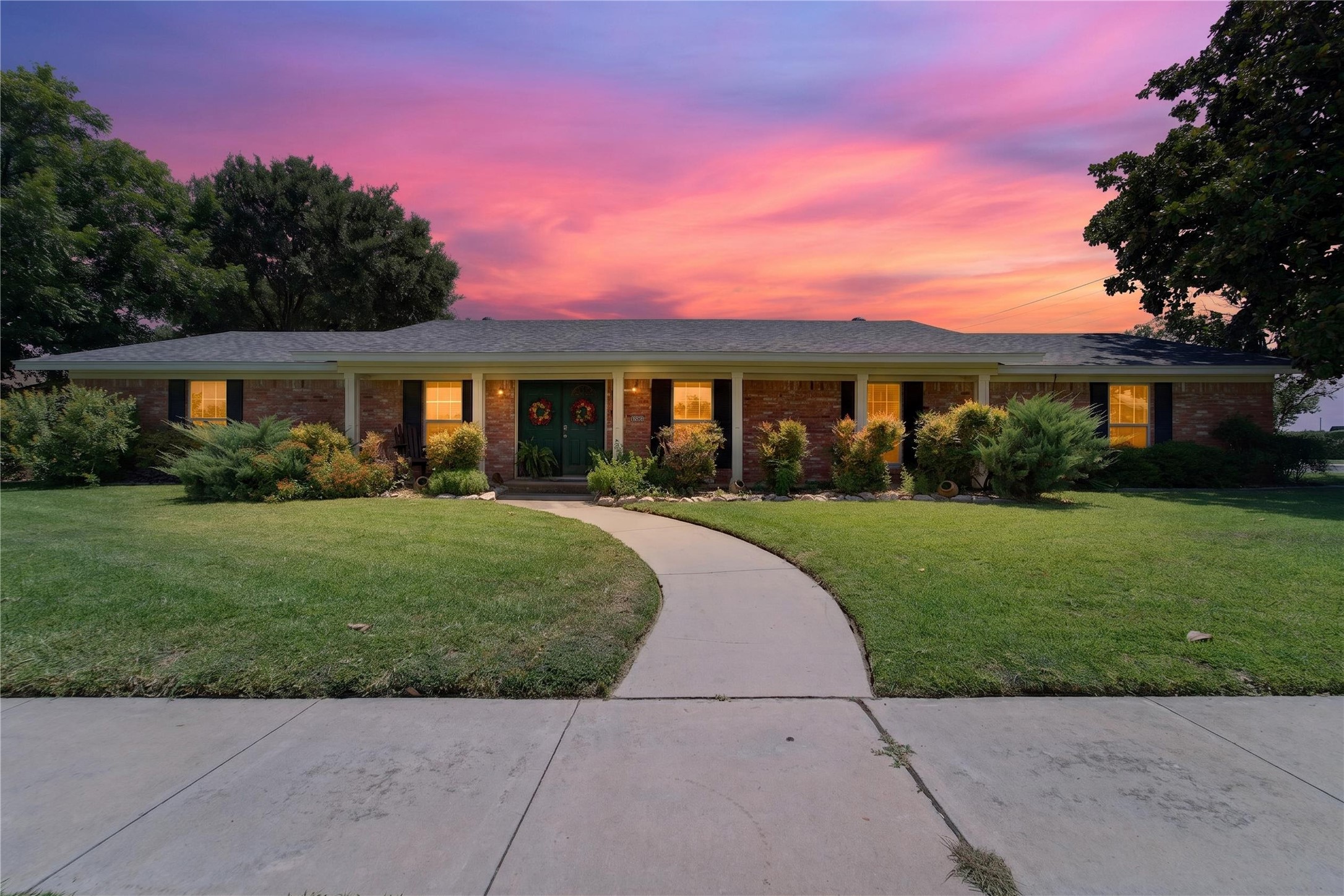 602 Lydia Dr — photo