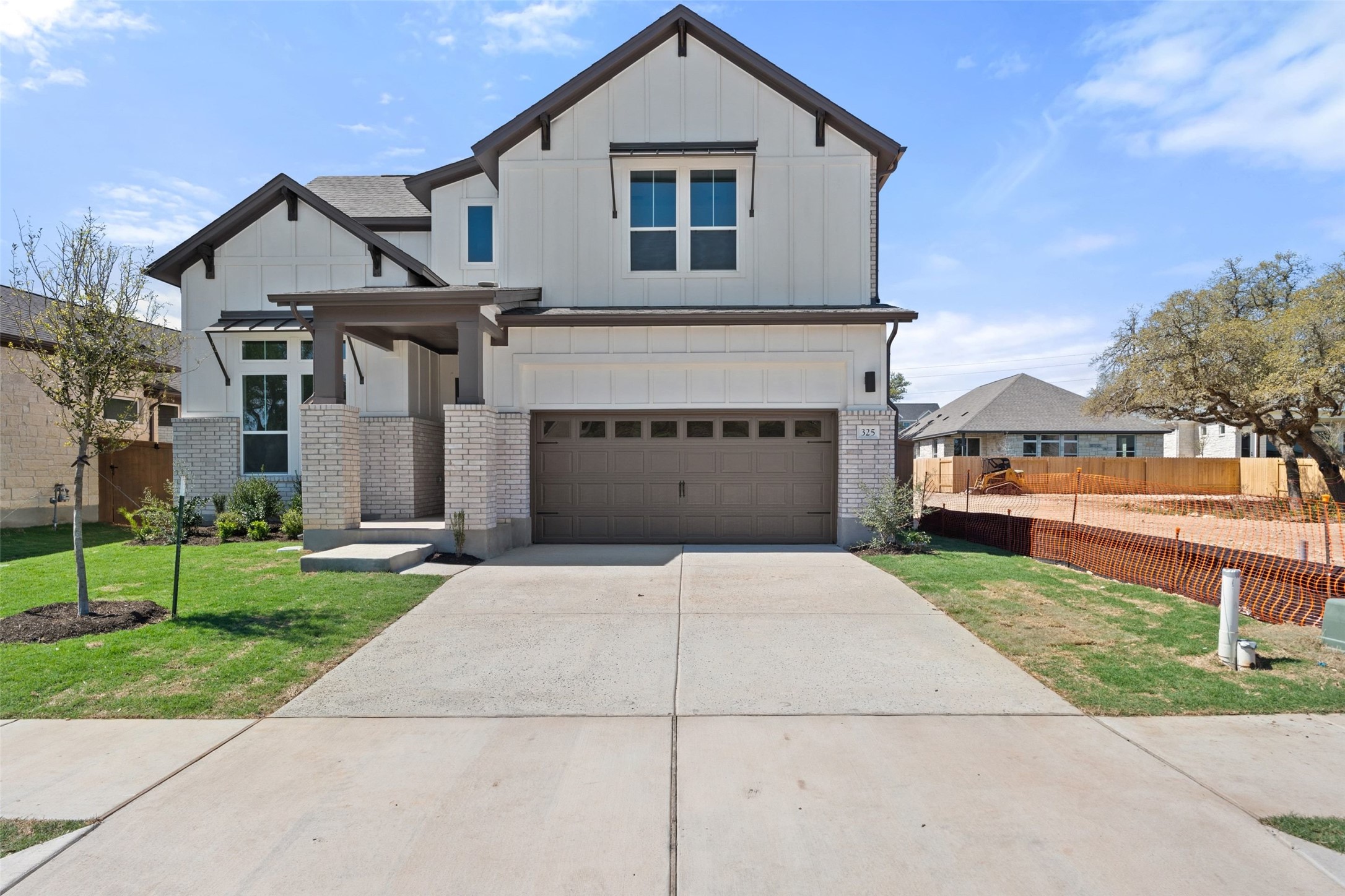 325 San Saba Dr — photo