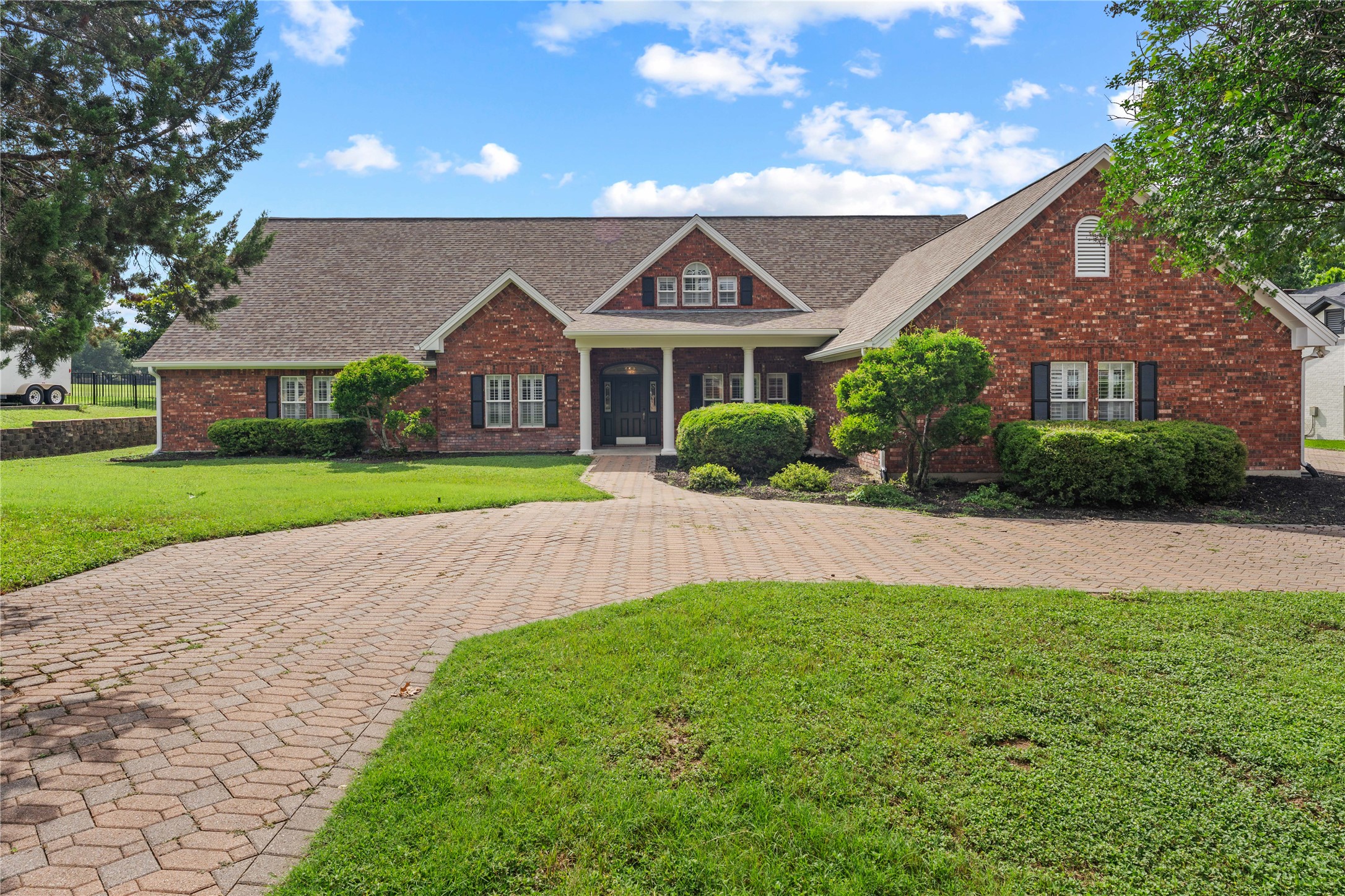 3421 Chisholm Trl — photo