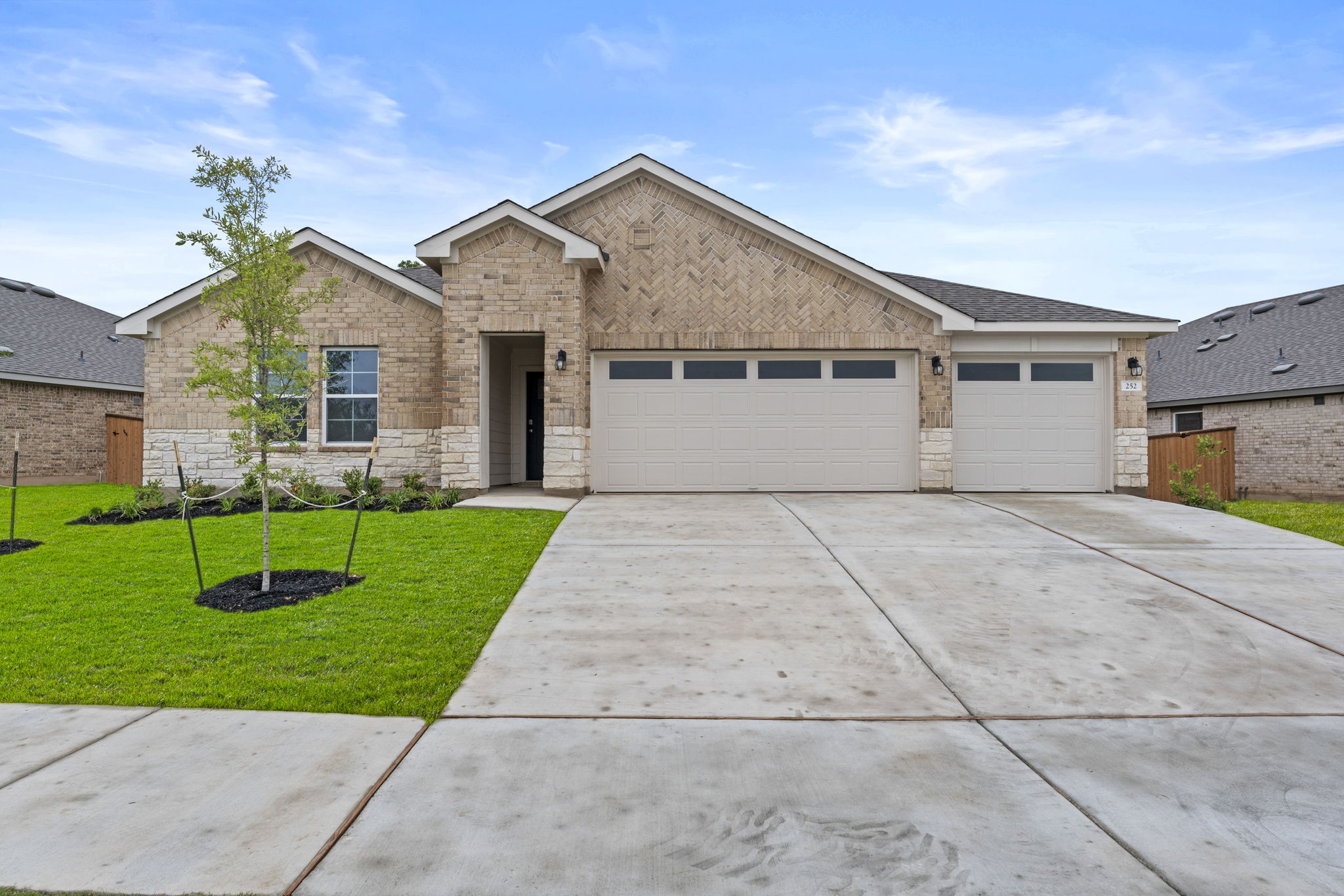 252 Rivers Edge Dr — photo