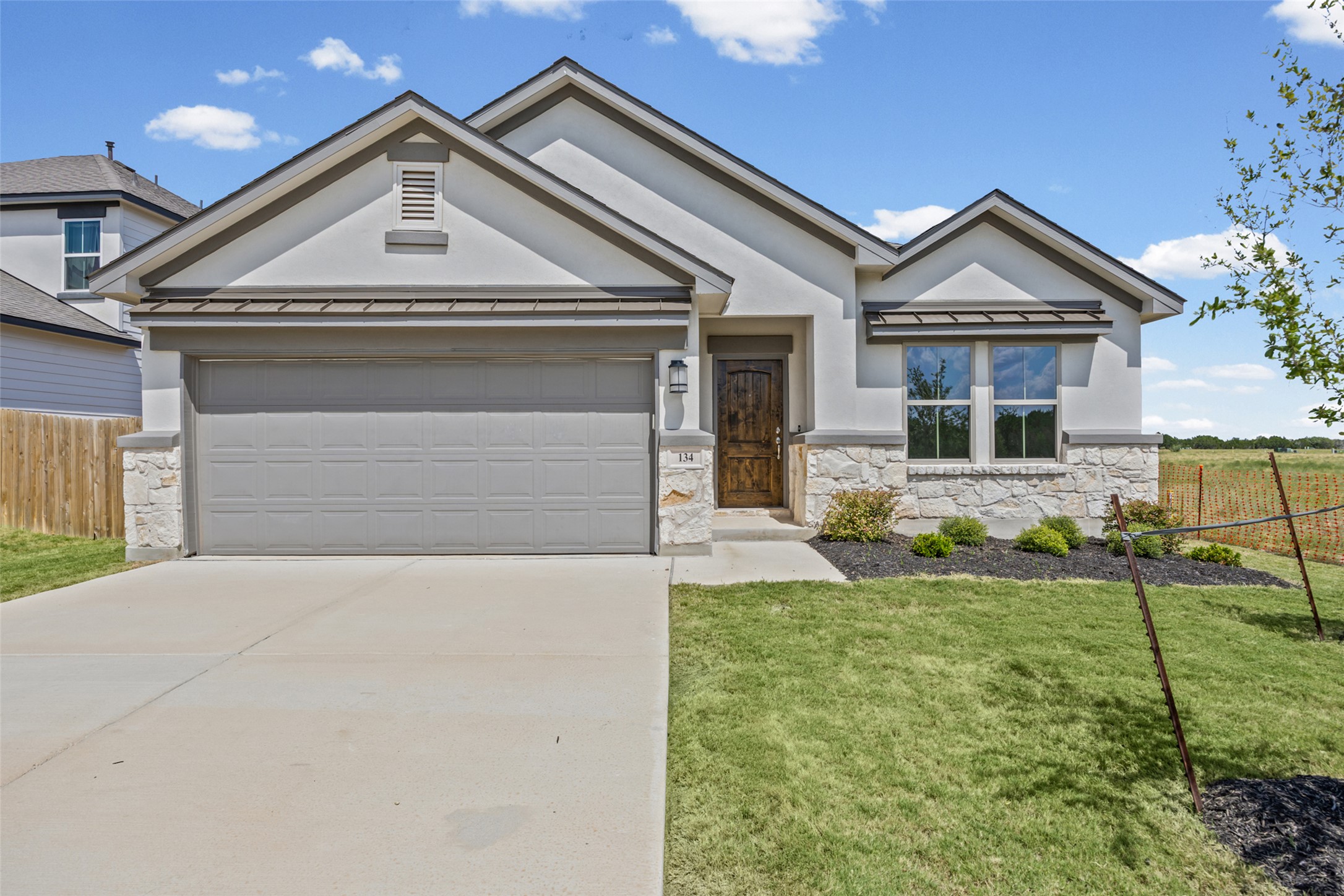 157 Arena Dr — photo