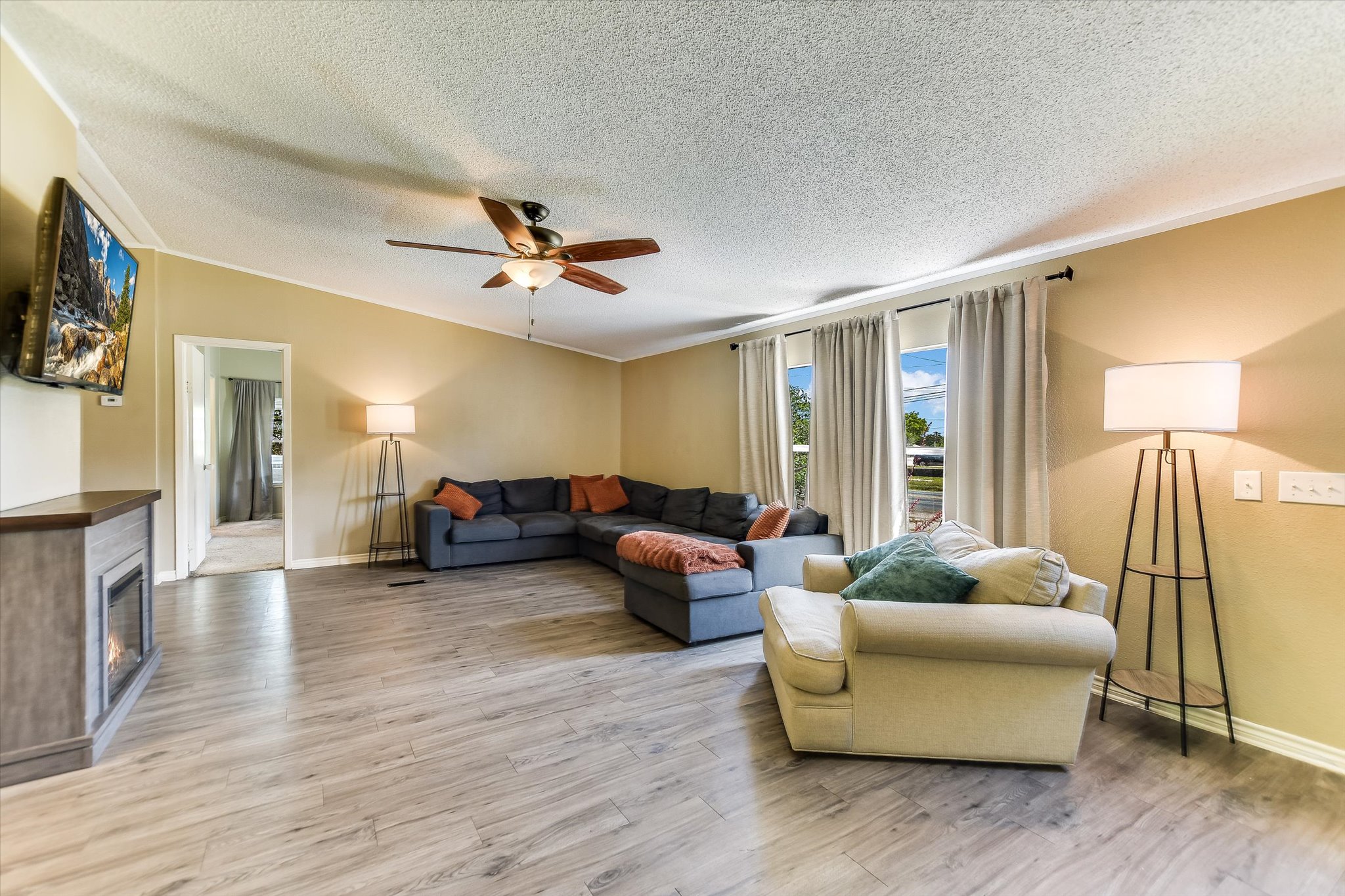 620 E FM 243 — photo