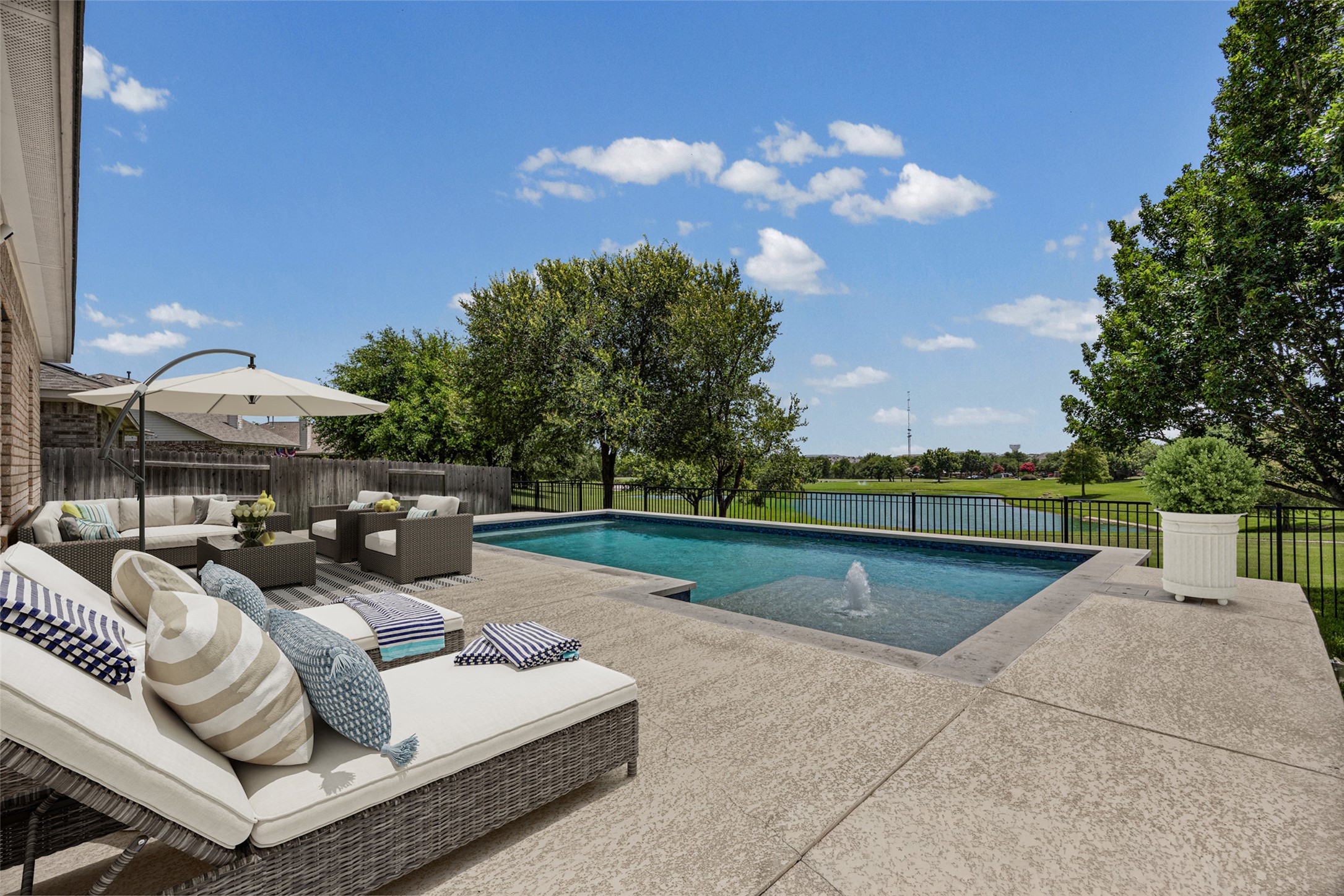 4506 Western Lake Dr — photo