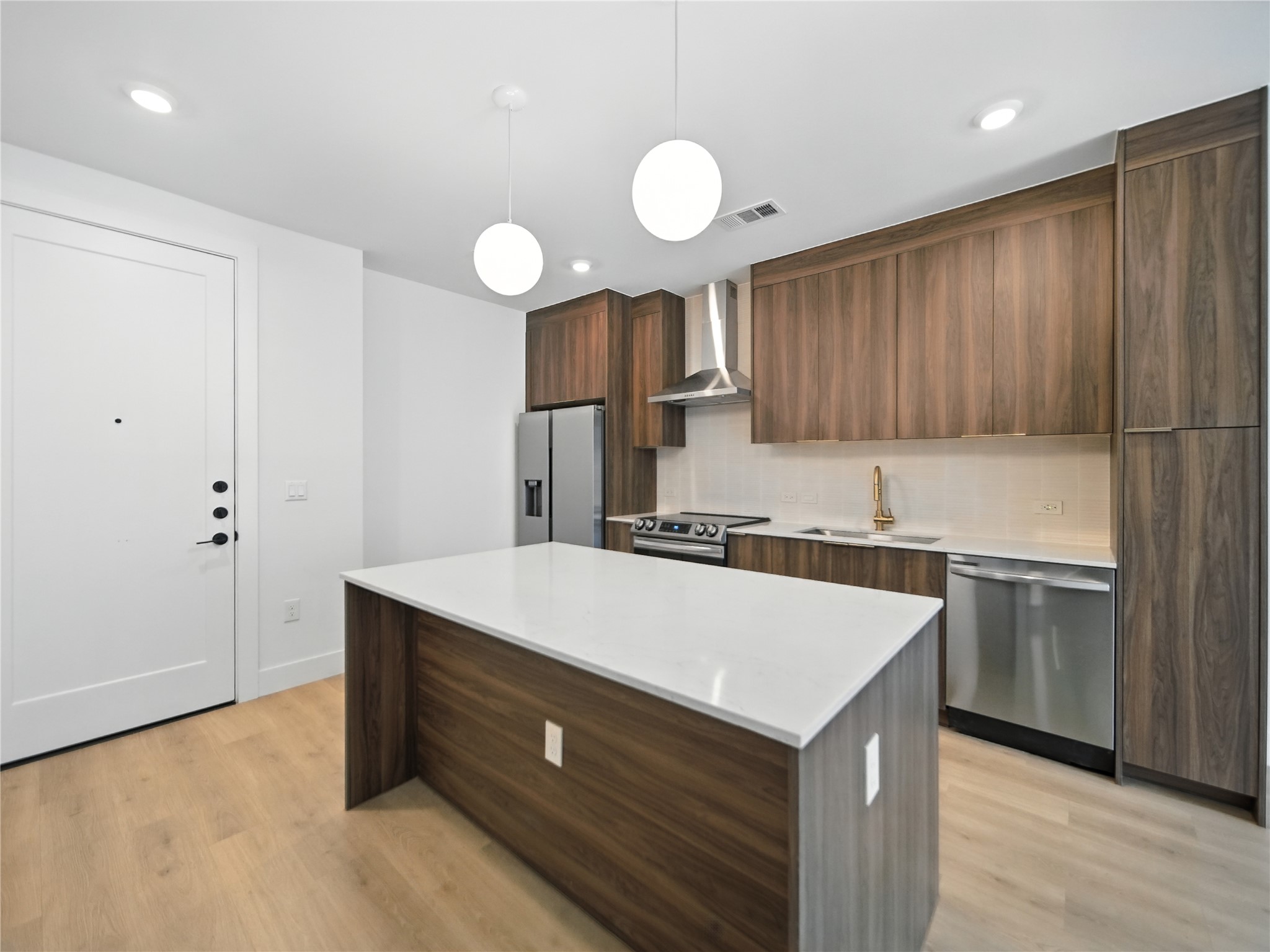 1701 Simond Ave 302 — photo