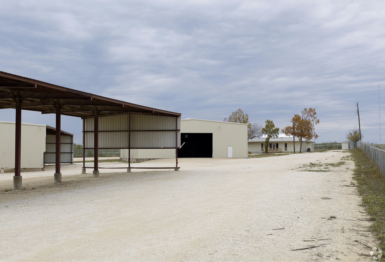 2270 S Loop 4, Buda, TX 78610 — photo 3