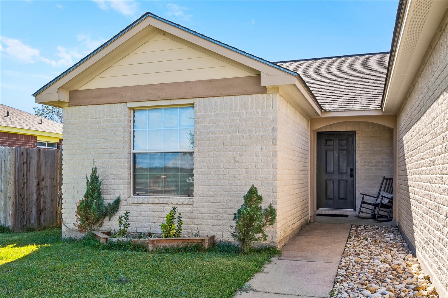 Home in Lockhart, TX 78644 — photo 3
