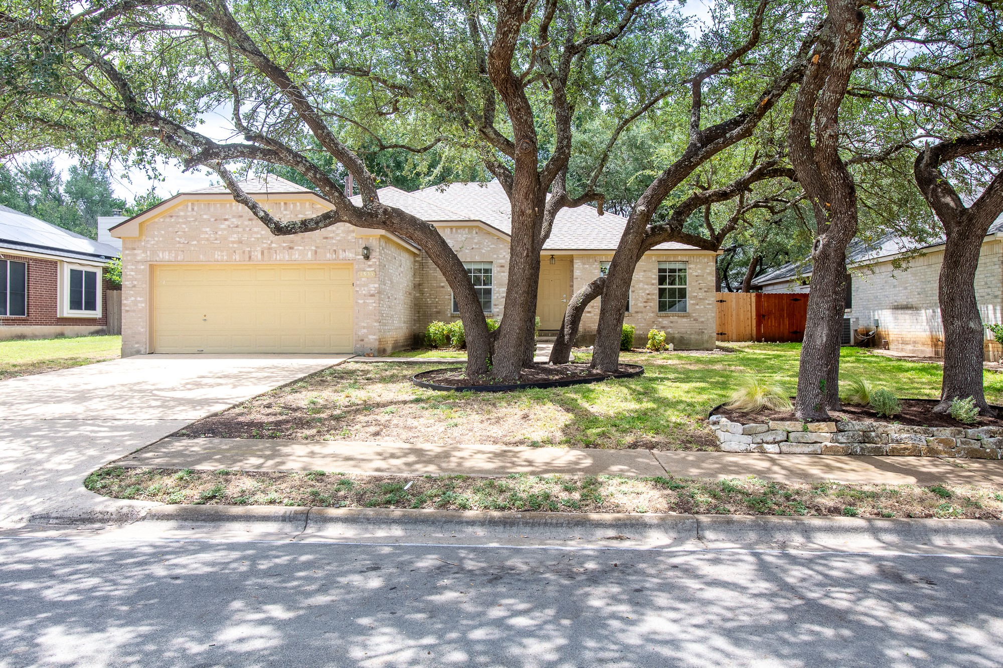 1306 Tremont Dr — photo