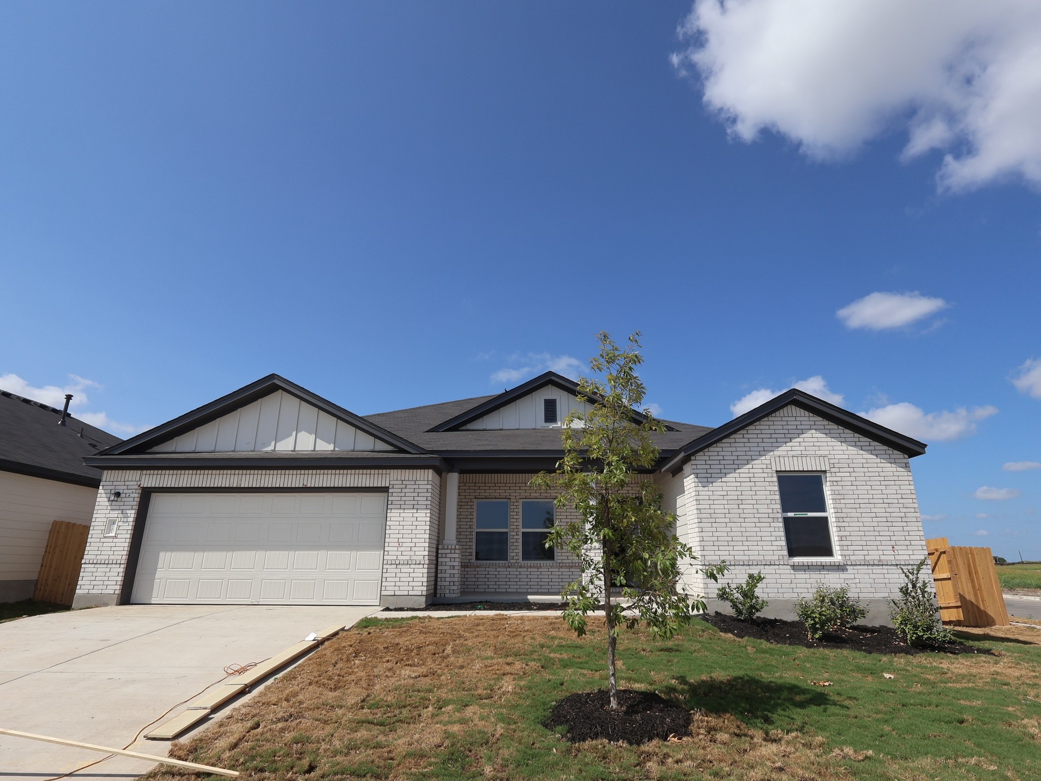 10201 Majestic Hawk Way — photo