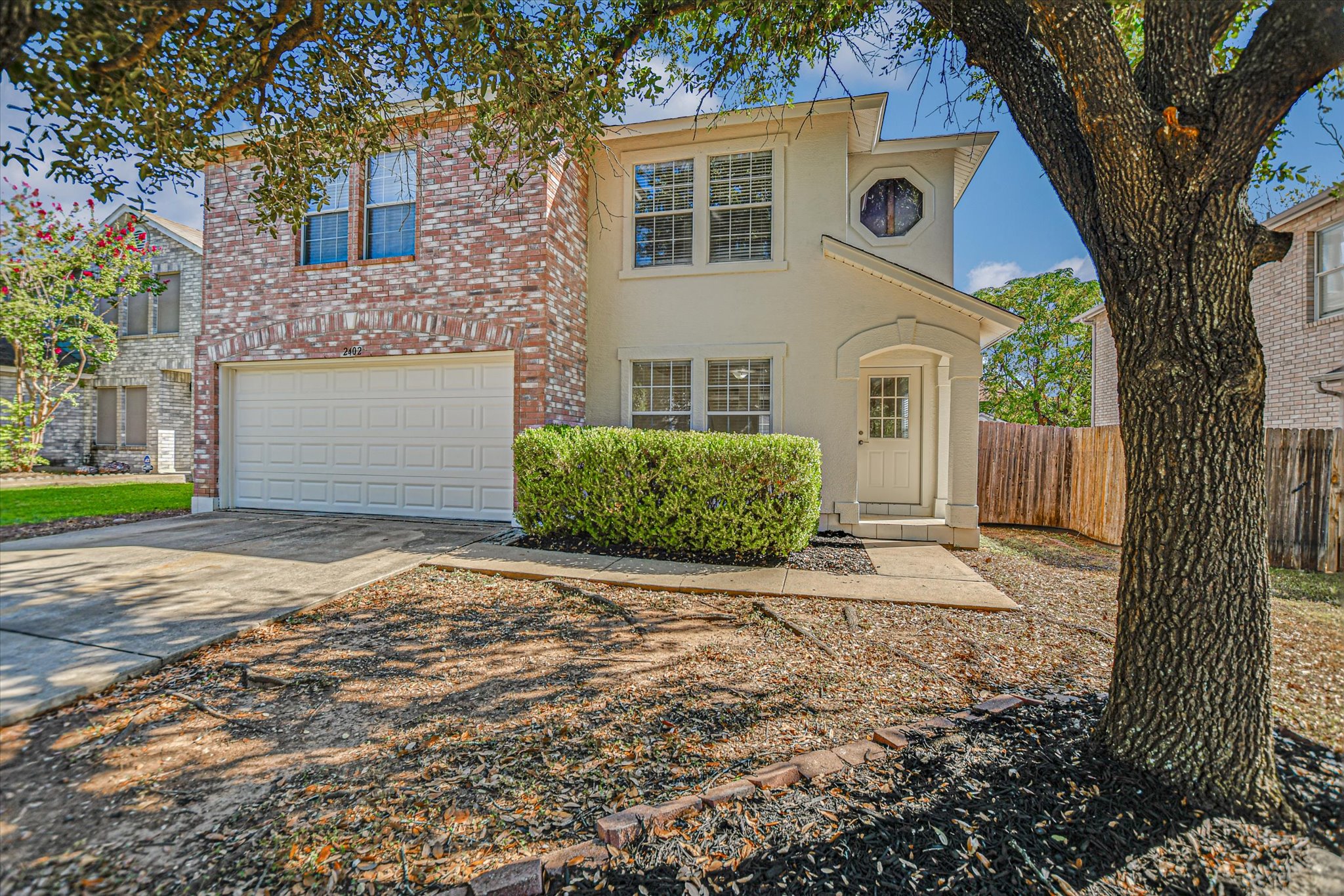 2402 Byfield Dr — photo