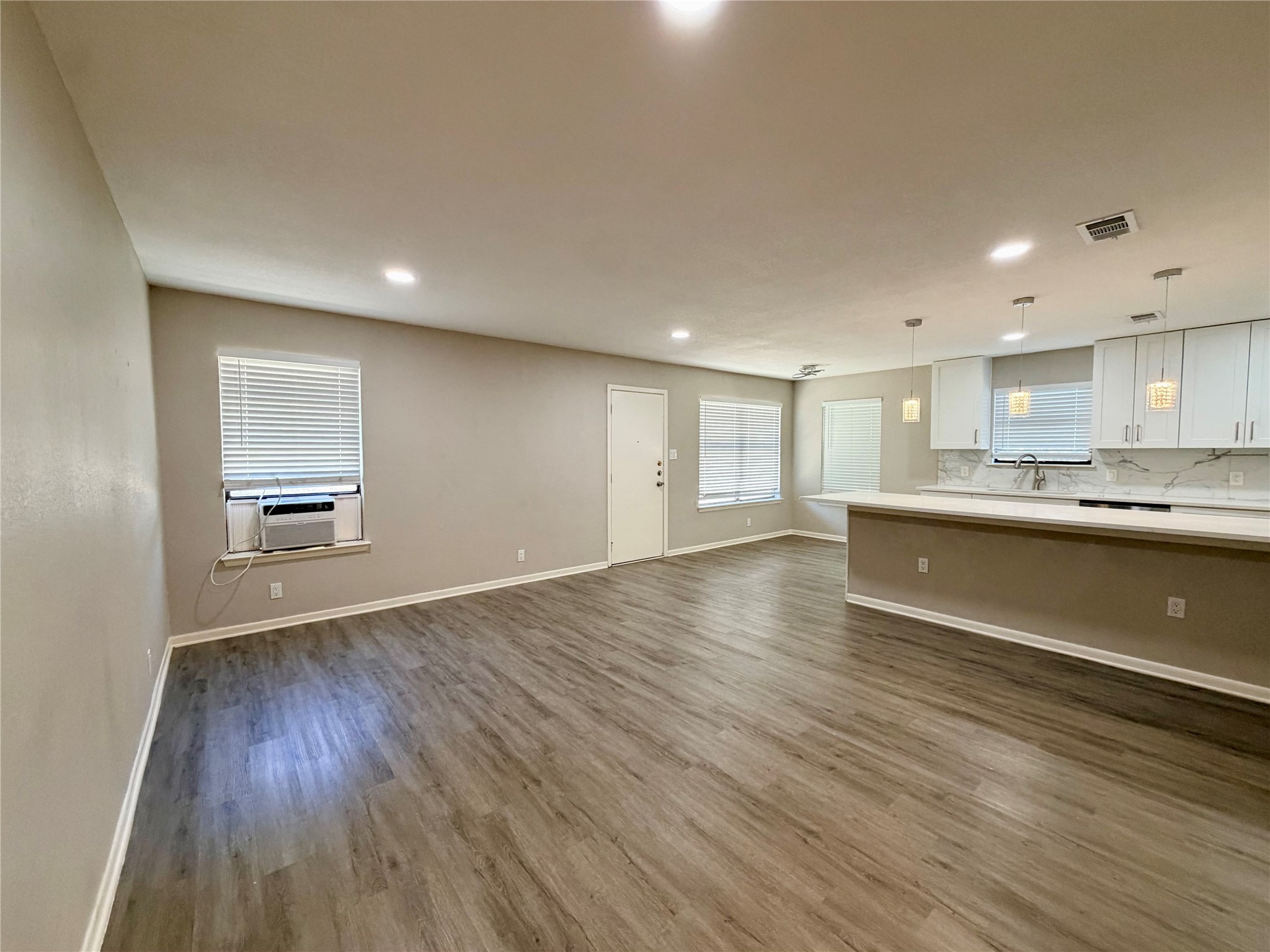 1403 Long Branch Dr — photo