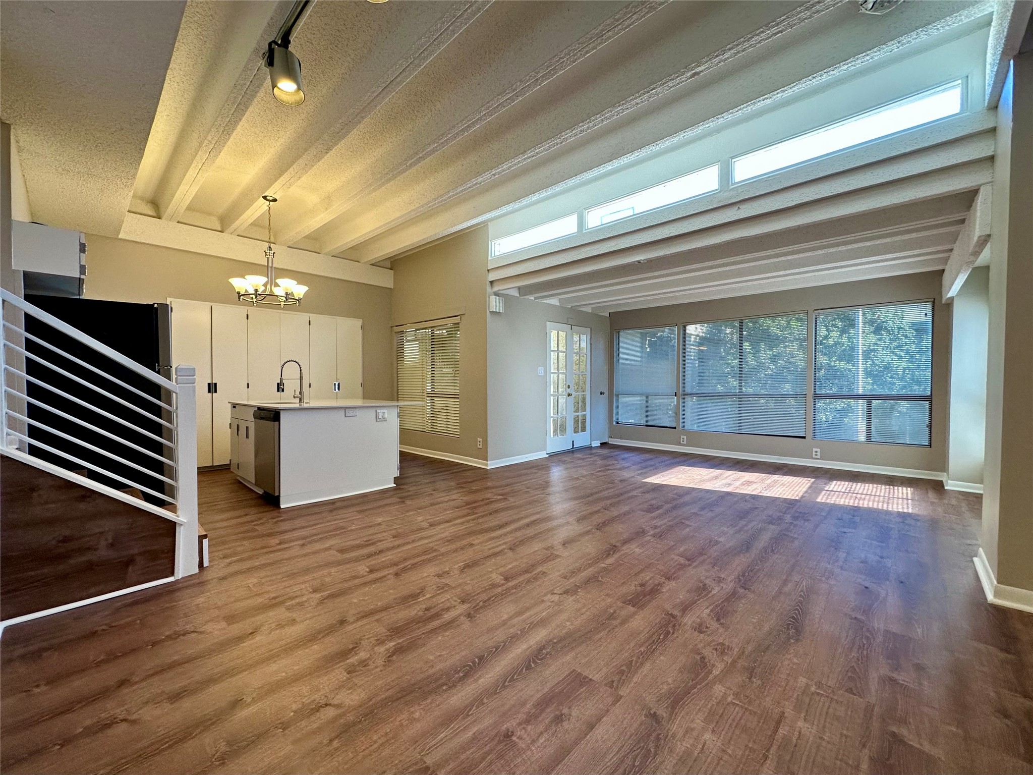 5914 Lago Vista Way C25 — photo