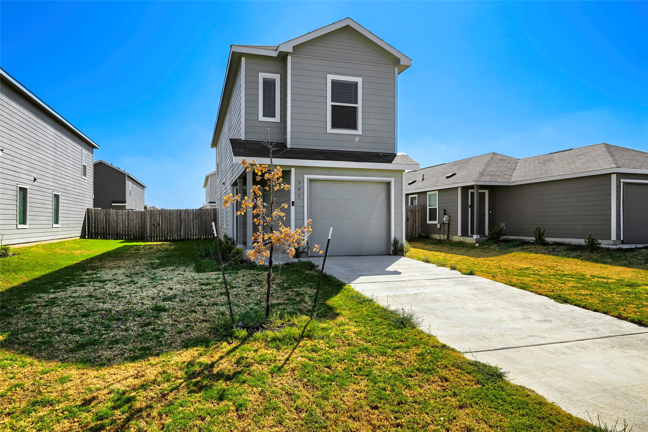591 Commander Abbott Dr — photo