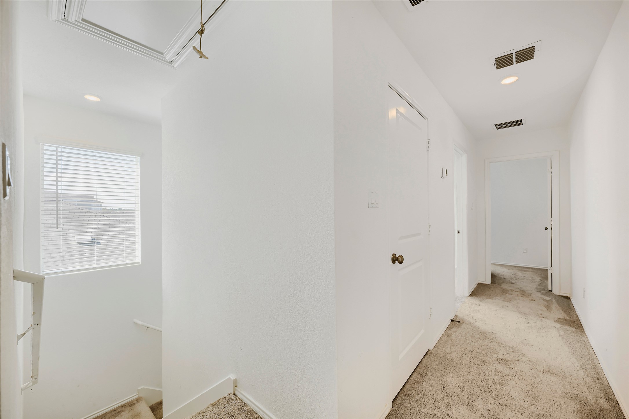 591 Commander Abbott Drive, Jarrell, TX 76537 — photo 3