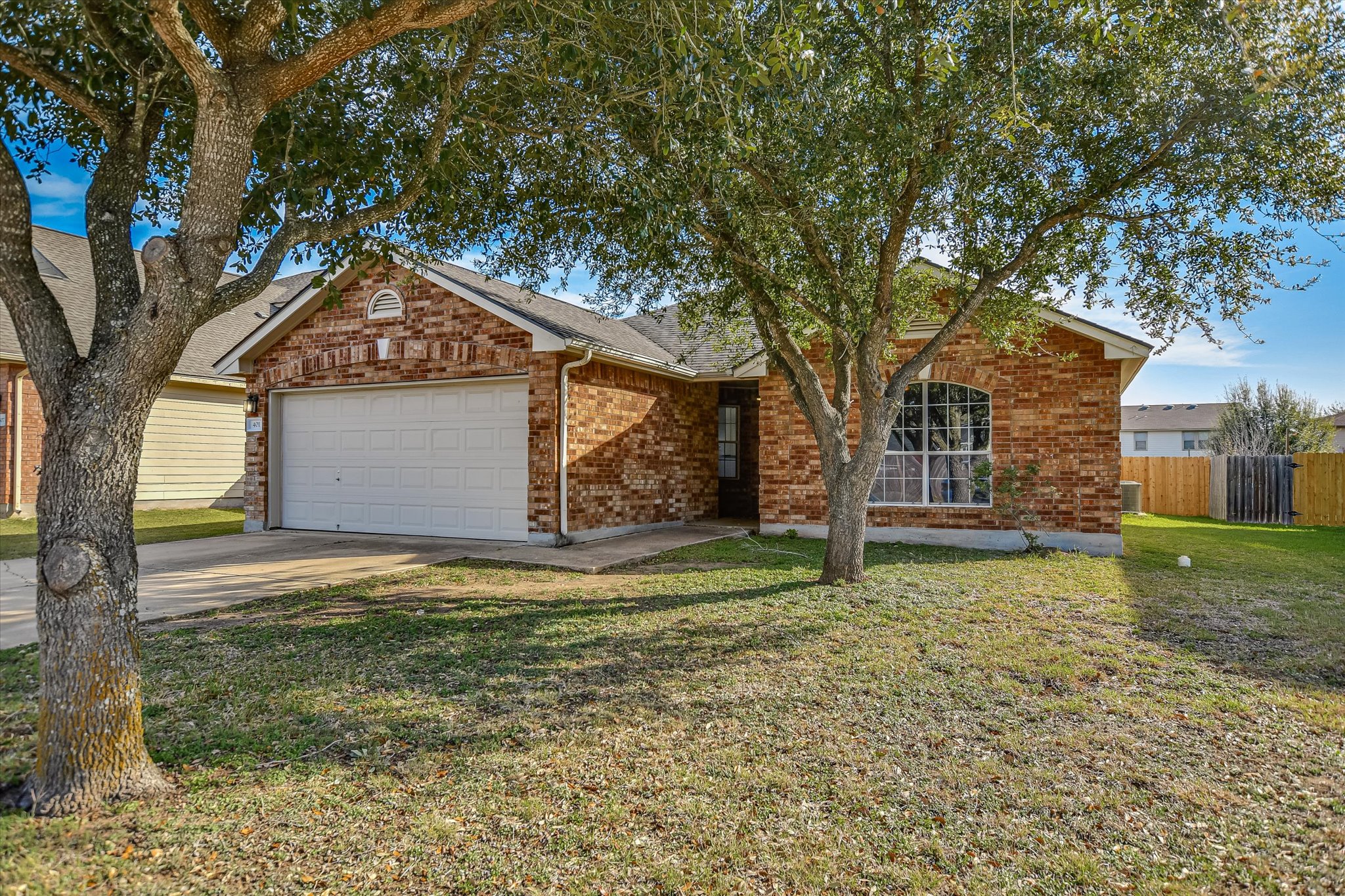 401 Bandara Woods Blvd — photo