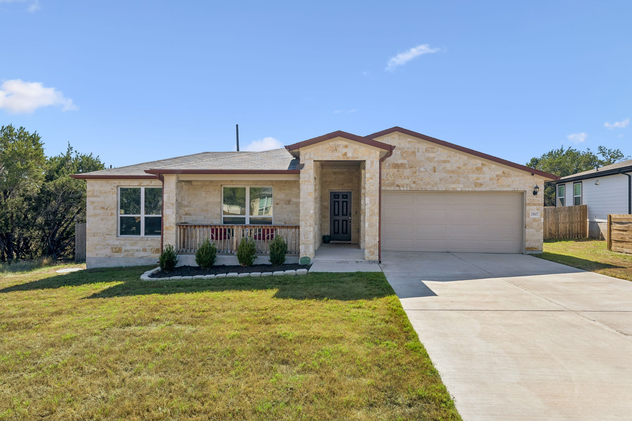 21607 Oregon Ln — photo