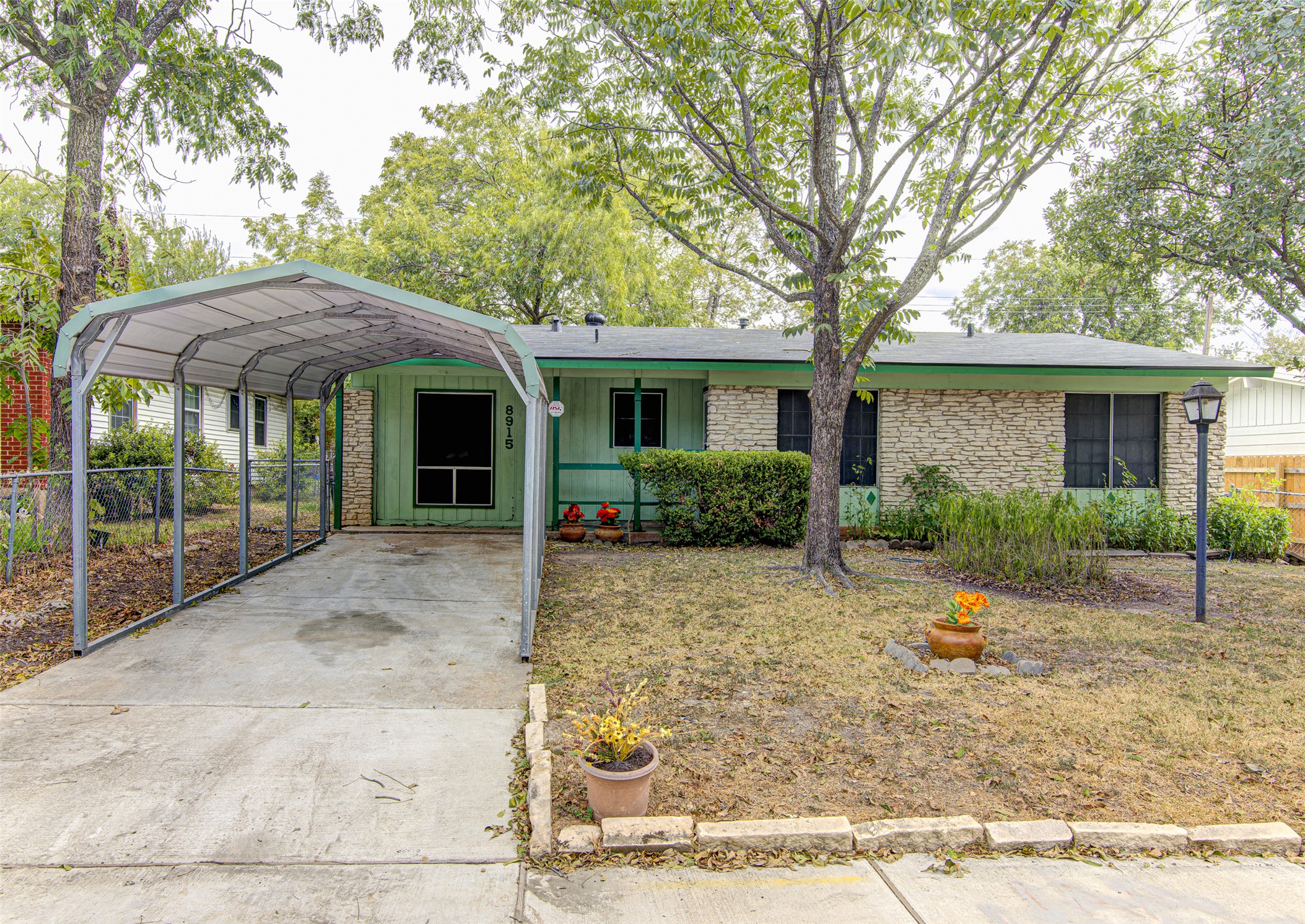 8915 Slayton Dr — photo